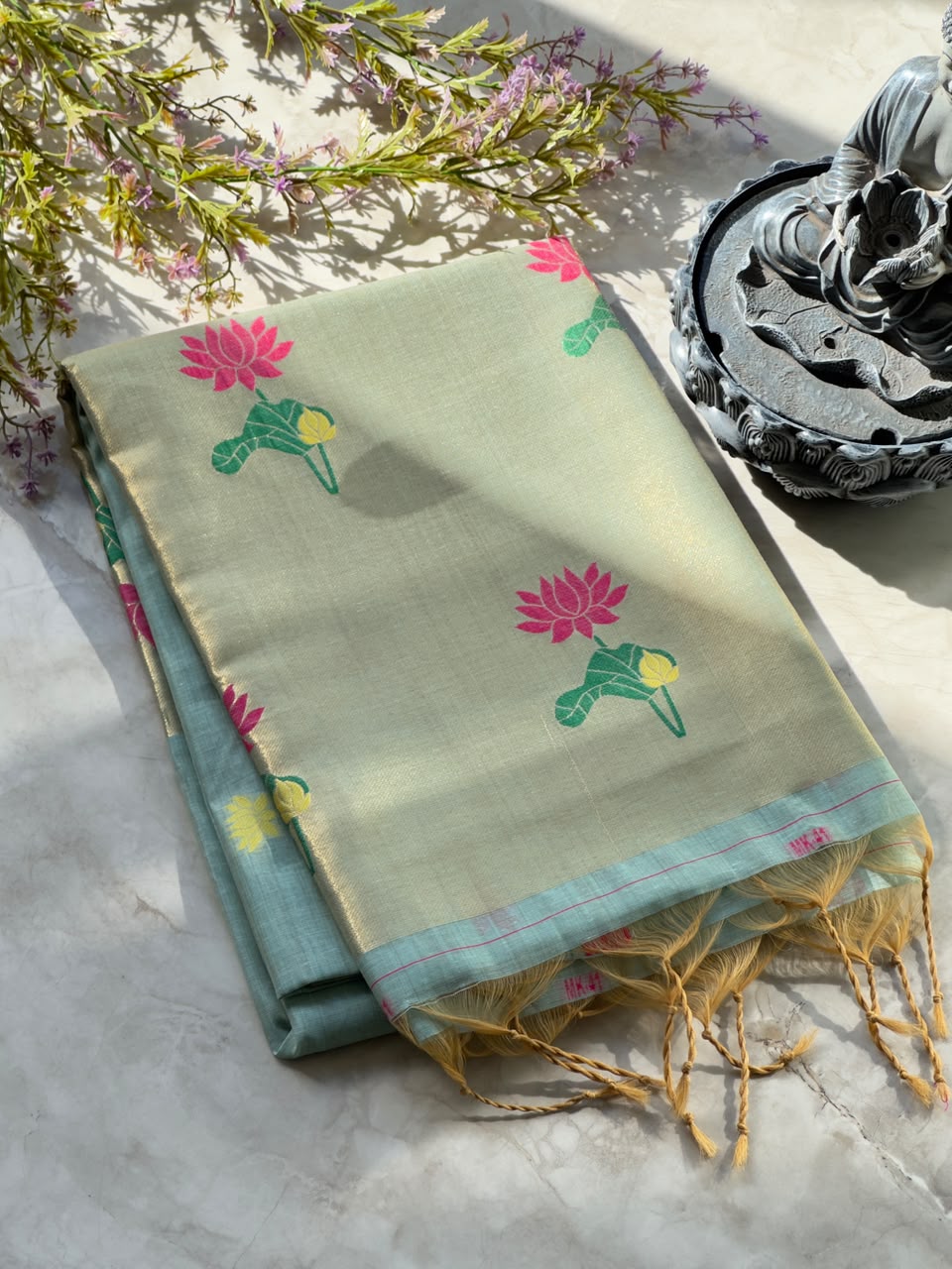 Glamorous Wedding Wear Silk Butti Work Zari Border n Tussel Designer Saree With Blouse Piece