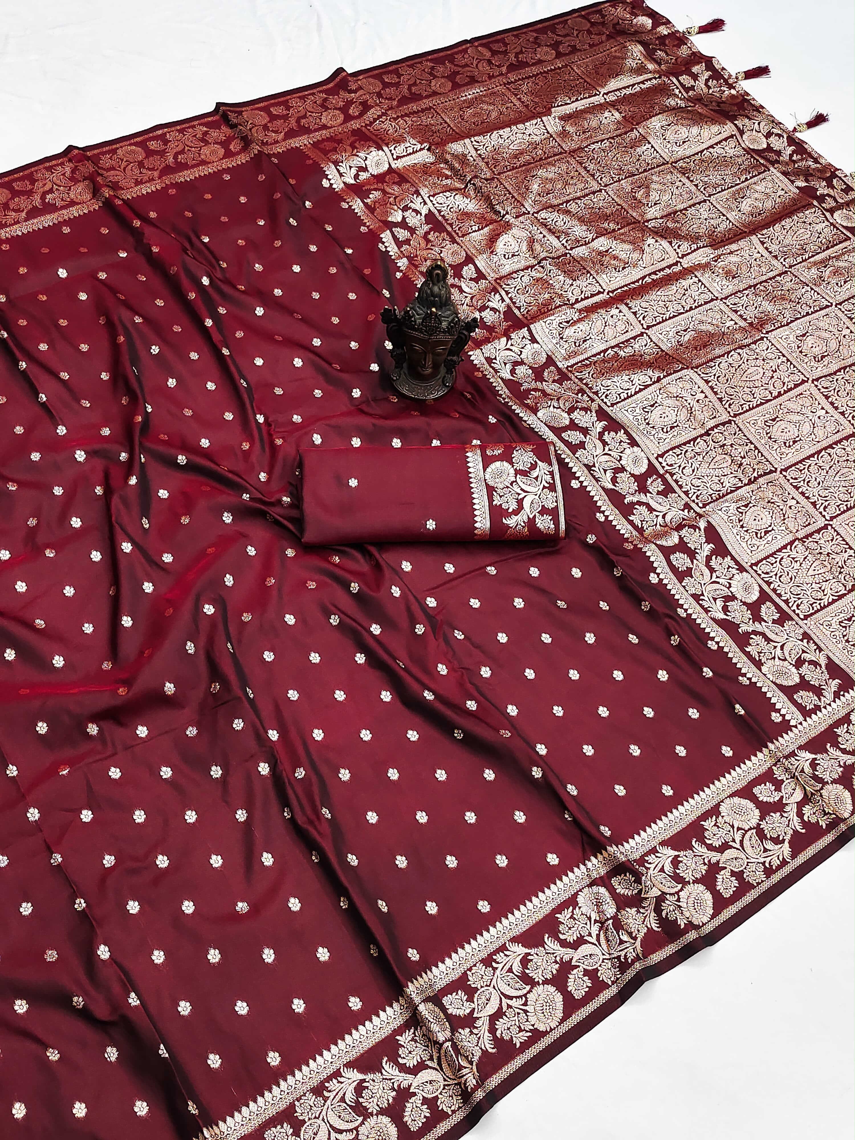 Confounding Function Wear Pure Banarasi Silk Zari Weaving Border n Rich Pallu Designer Saree