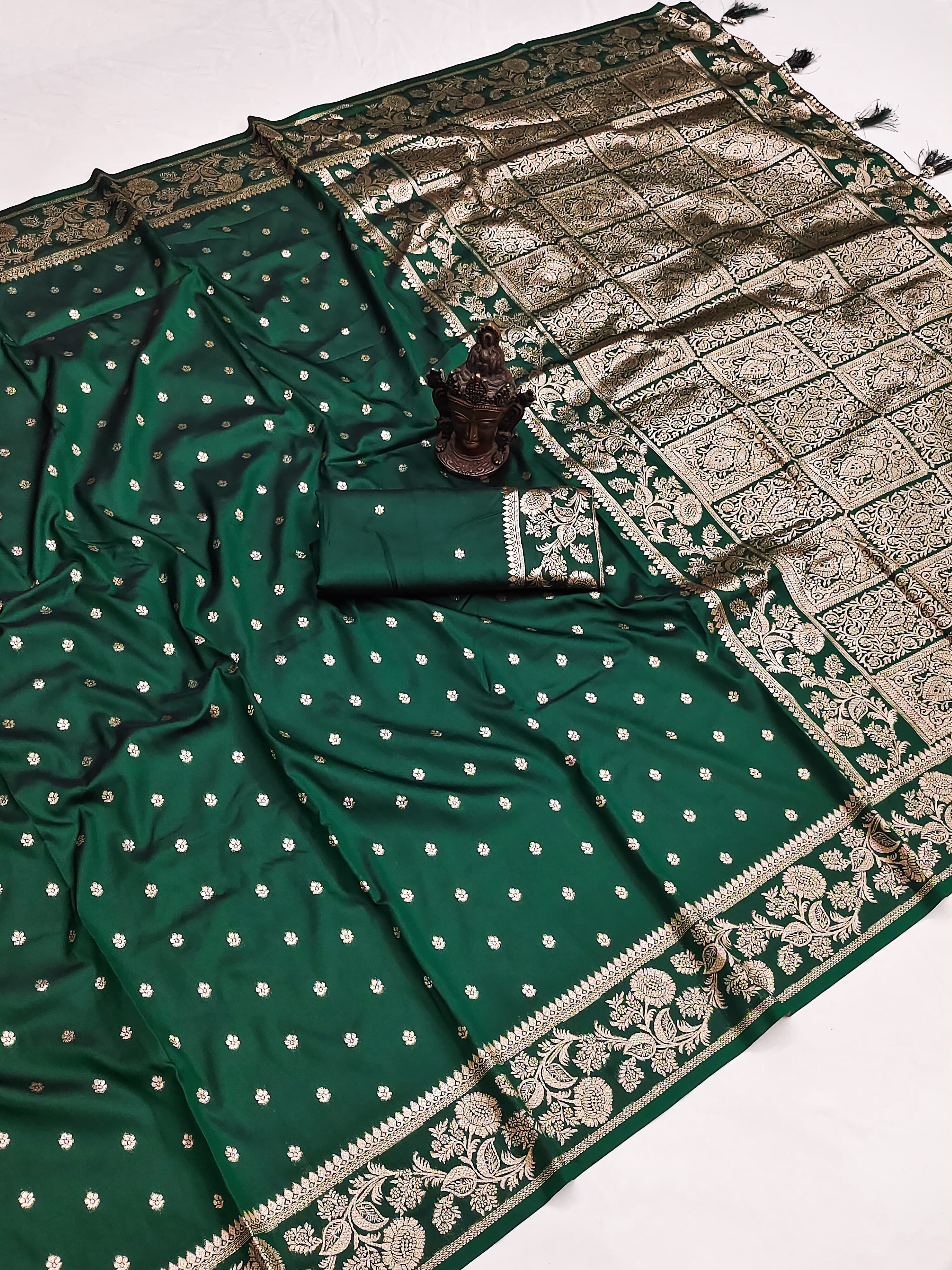 Confounding Function Wear Pure Banarasi Silk Zari Weaving Border n Rich Pallu Designer Saree