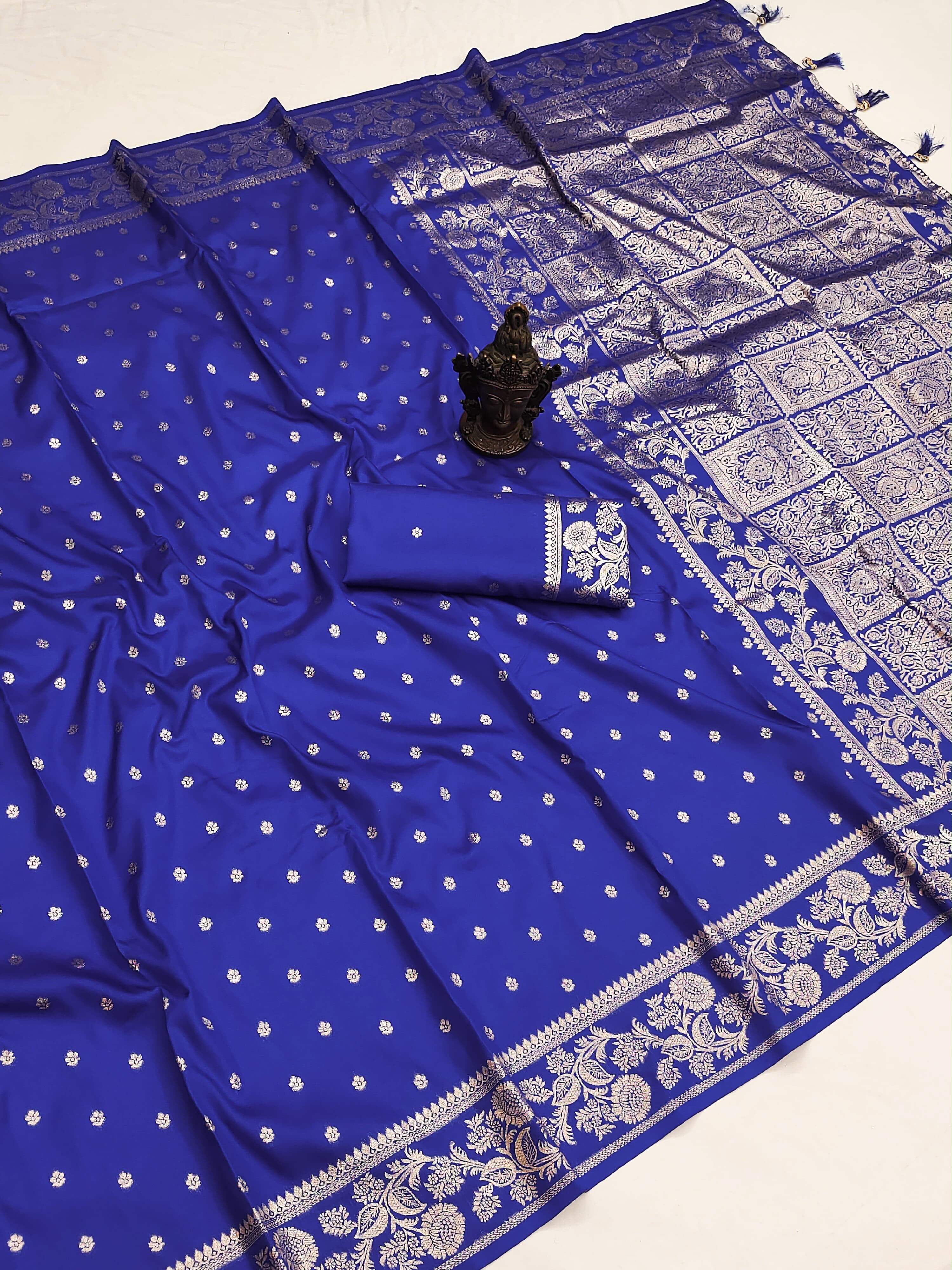 Confounding Function Wear Pure Banarasi Silk Zari Weaving Border n Rich Pallu Designer Saree