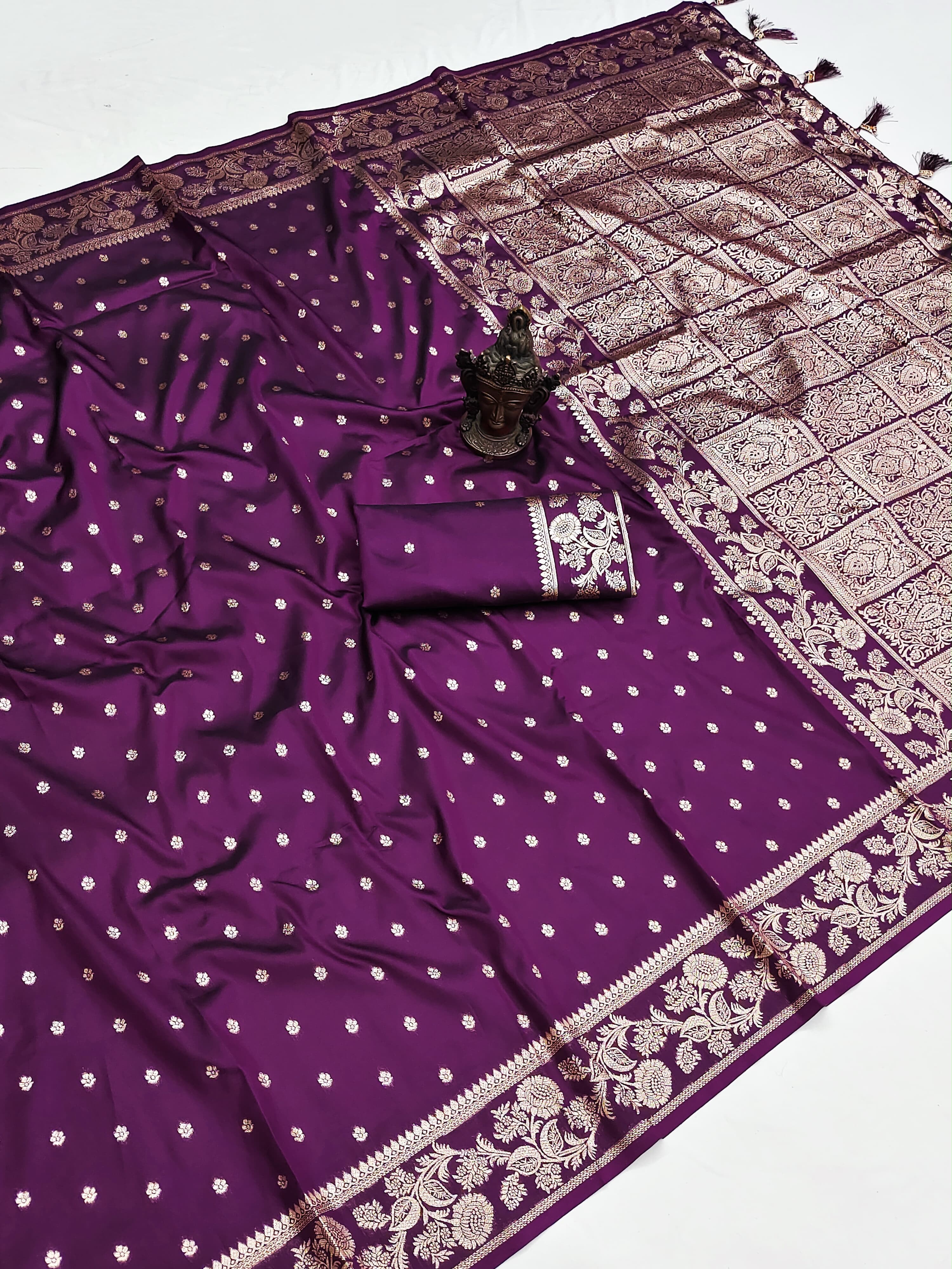 Confounding Function Wear Pure Banarasi Silk Zari Weaving Border n Rich Pallu Designer Saree