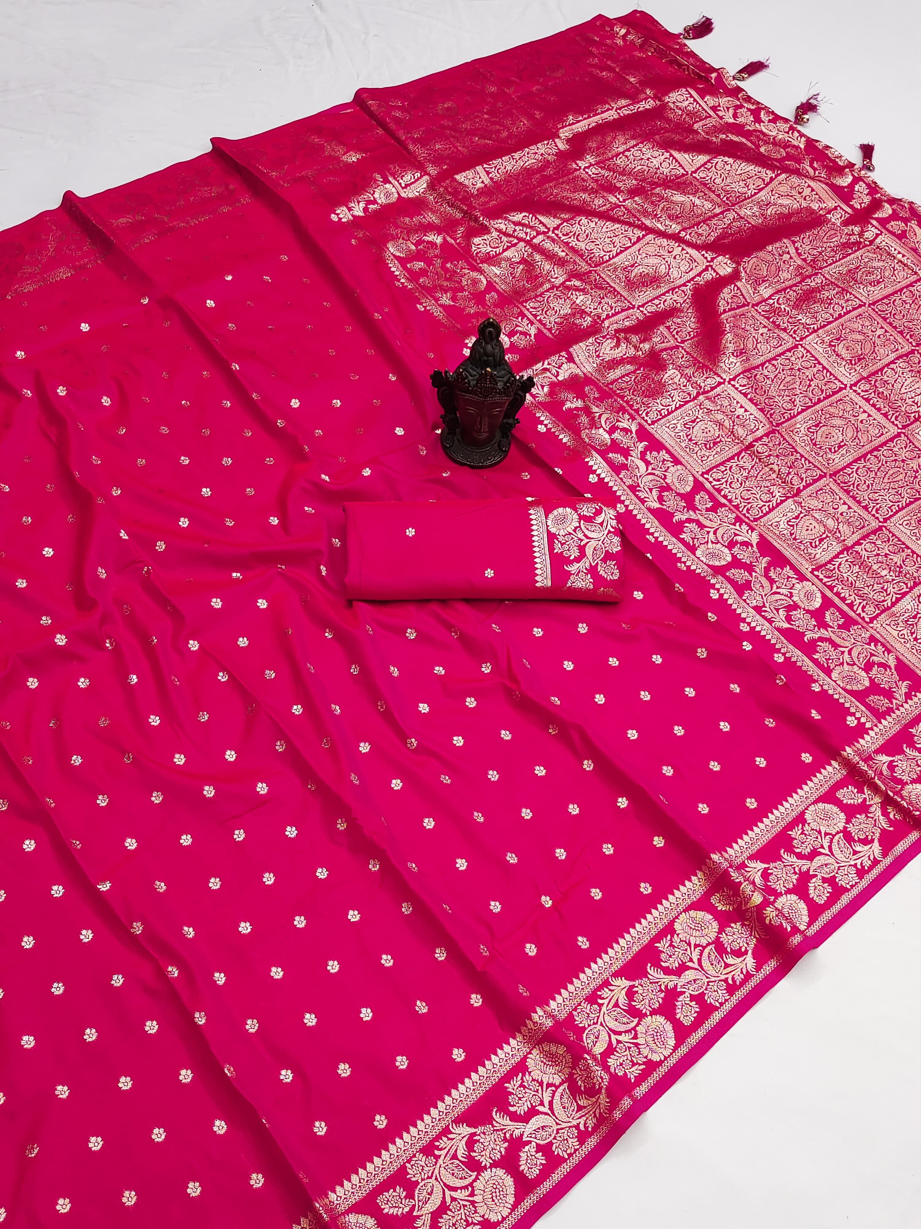 Confounding Function Wear Pure Banarasi Silk Zari Weaving Border n Rich Pallu Designer Saree