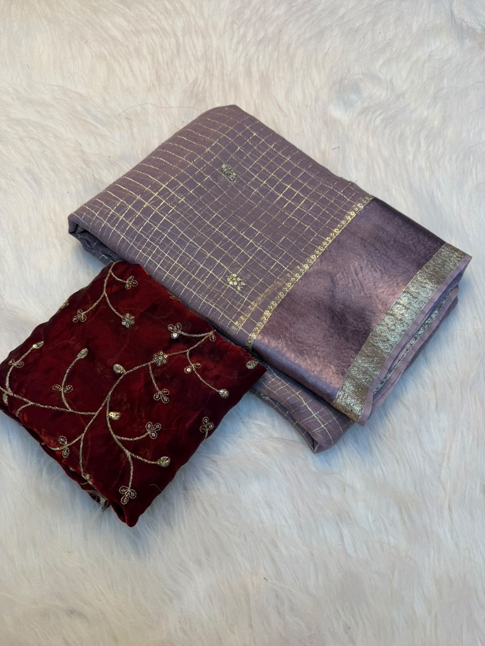 Regal Festive Wear Pure Viscose Silk Golden Embroidered n Butti Work Fancy Saree With Contrast Blouse Piece