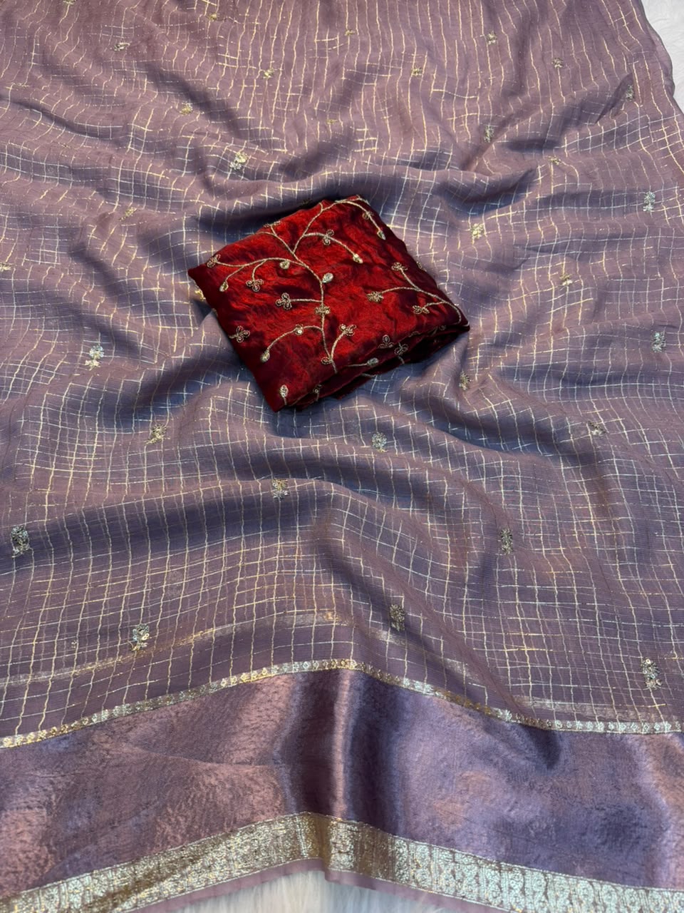 Regal Festive Wear Pure Viscose Silk Golden Embroidered n Butti Work Fancy Saree With Contrast Blouse Piece