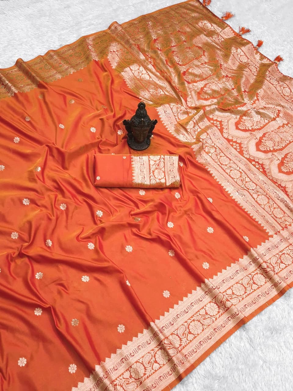 Effervescent Party Wear Pure Banarasi Silk Zari Weaving Border n Rich Pallu Fancy Saree With Blouse Piece