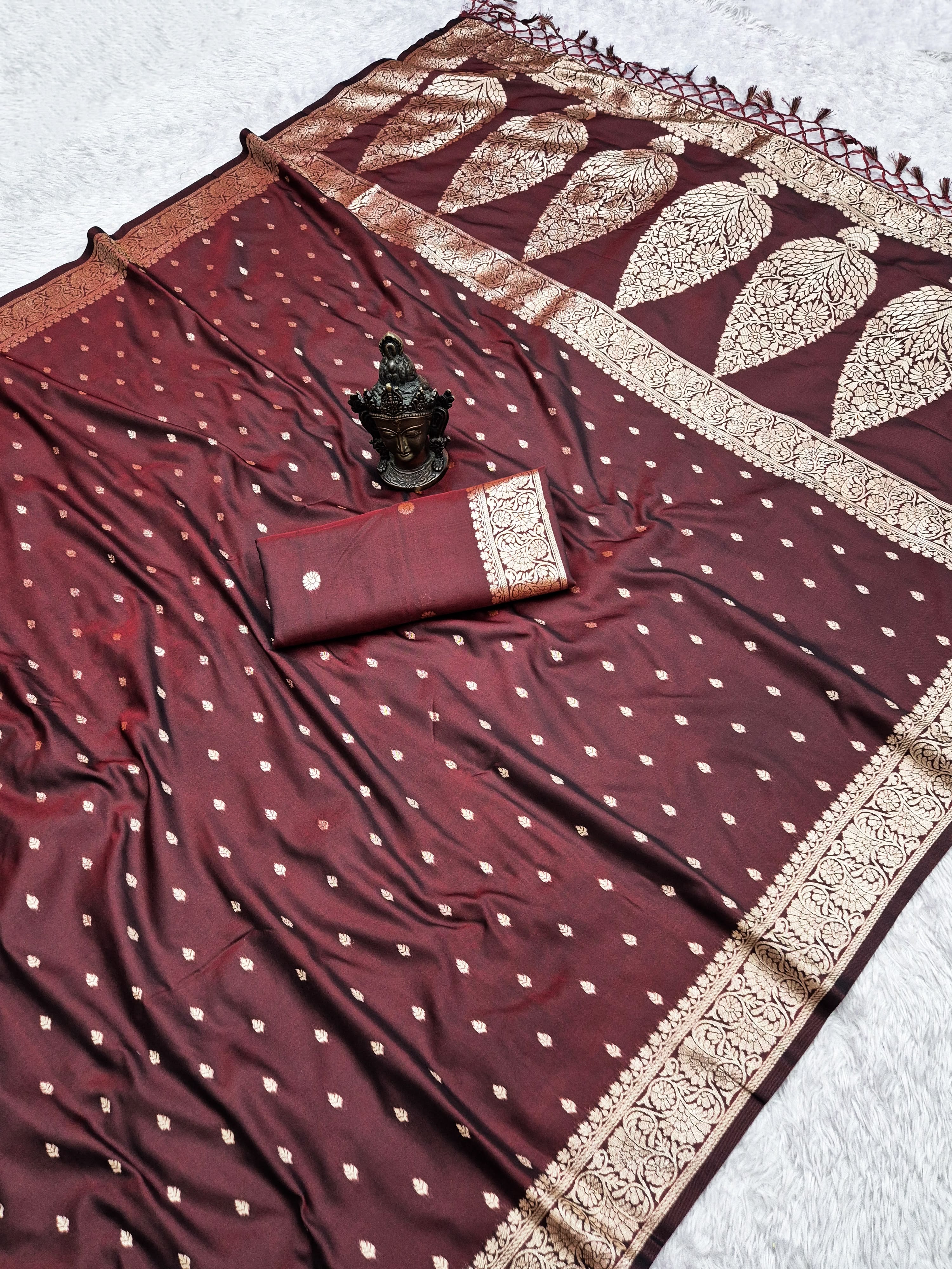 Adorable Function Wear Pure Banarasi Silk Zari Weaving Border n Rich Pallu Designer Saree With Blouse Piece