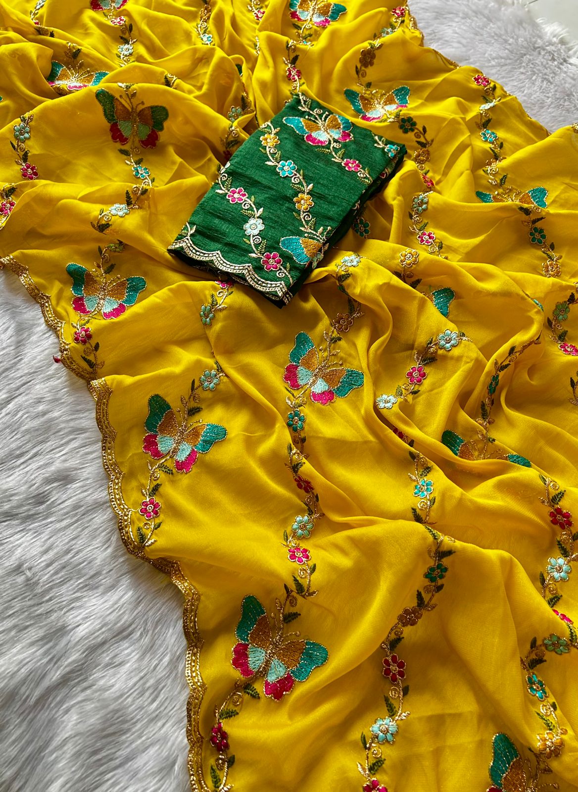 Dazzling Wedding Wear Georgette Embroidery n Thread Work Fancy Saree With Contrast Blouse Piece