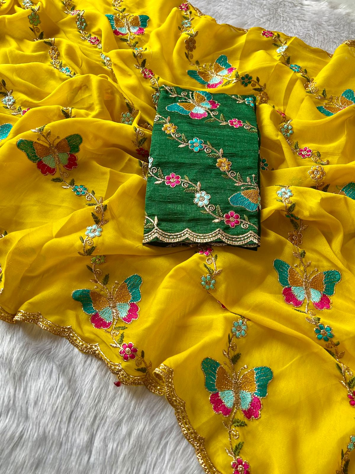 Dazzling Wedding Wear Georgette Embroidery n Thread Work Fancy Saree With Contrast Blouse Piece