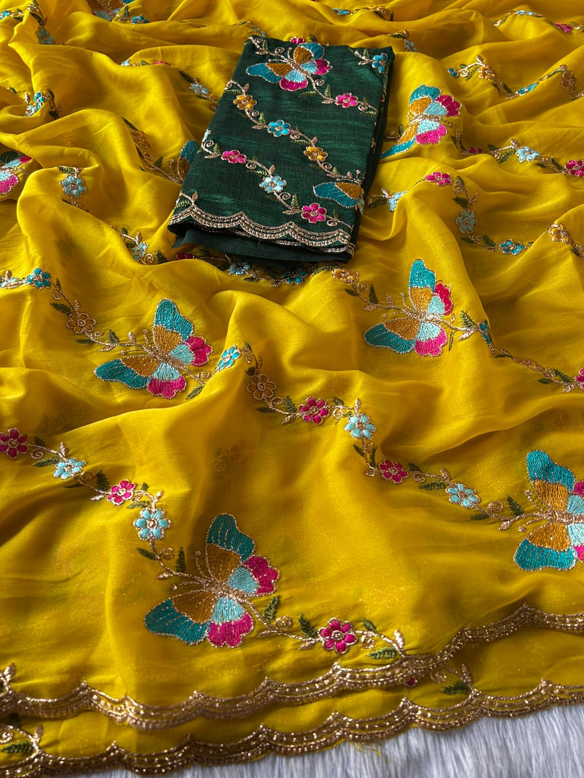 Dazzling Wedding Wear Georgette Embroidery n Thread Work Fancy Saree With Contrast Blouse Piece