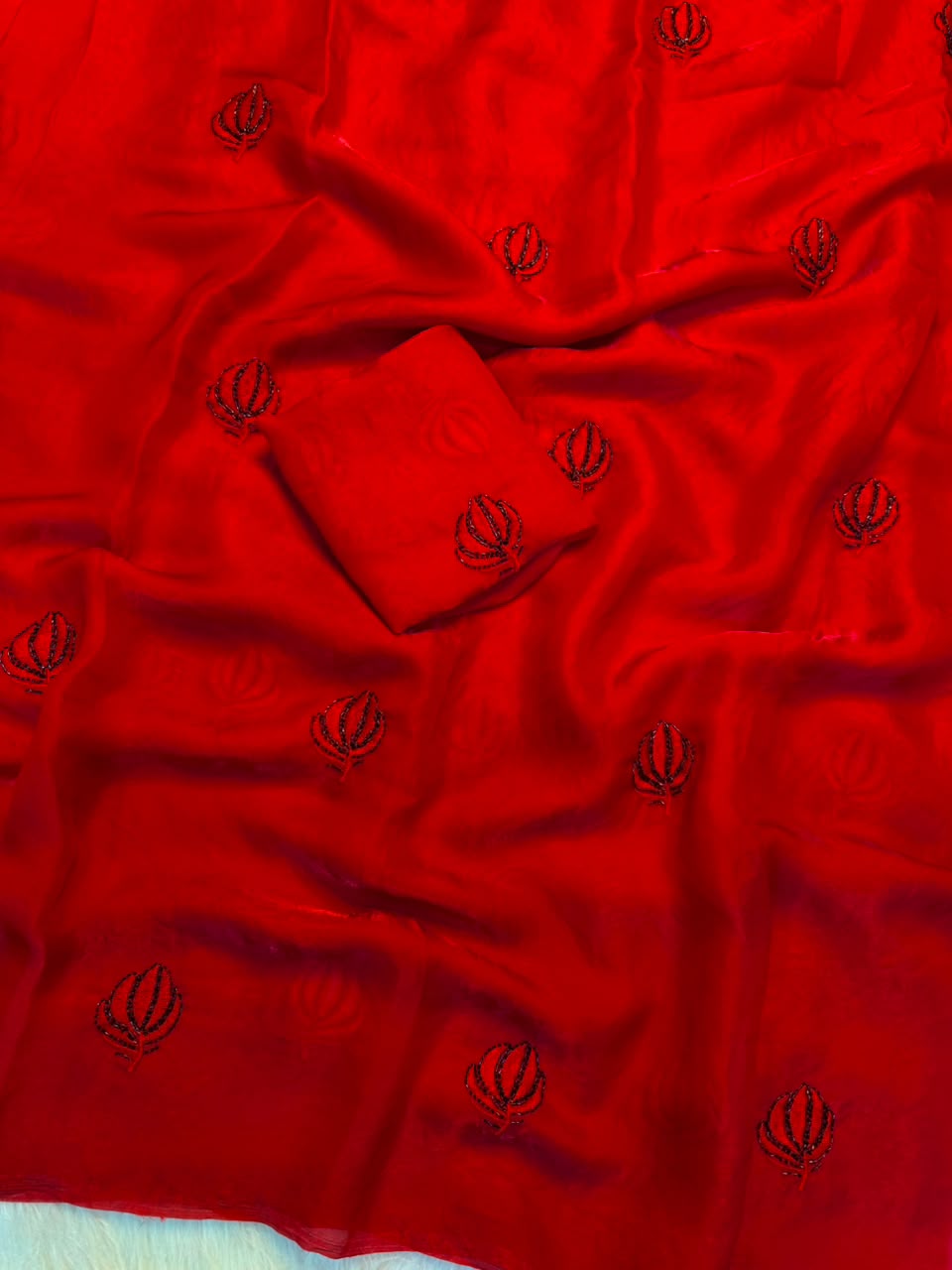 Desiring Party Wear Silk Embroidery n Thread Work Fancy Saree With Matching Blouse Piece