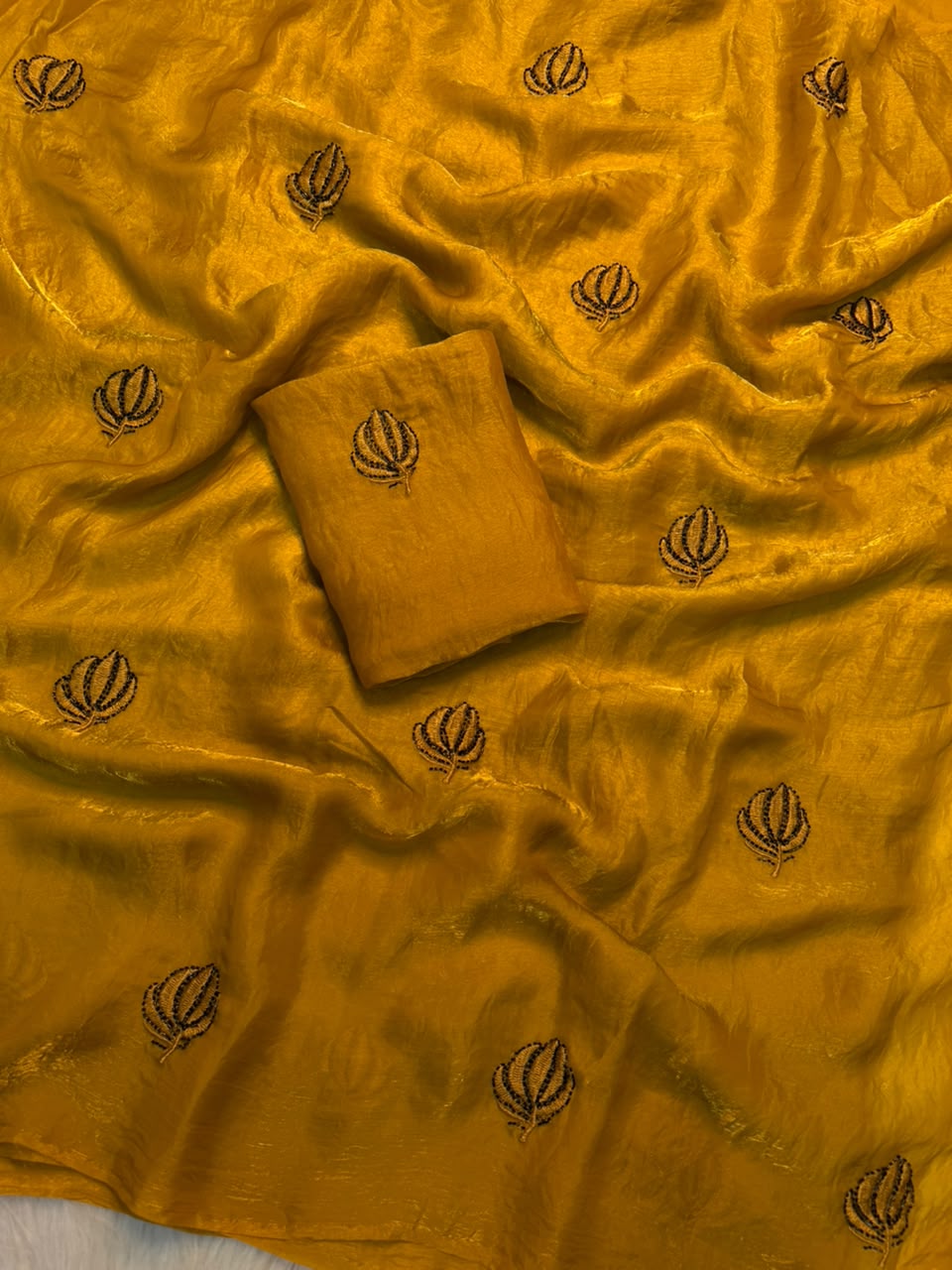 Desiring Party Wear Silk Embroidery n Thread Work Fancy Saree With Matching Blouse Piece