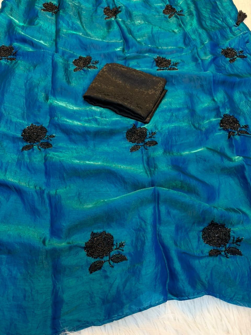 Heritage Party Wear Silk Embroidery n Thread Work Fancy Saree With Blissful Blouse Piece
