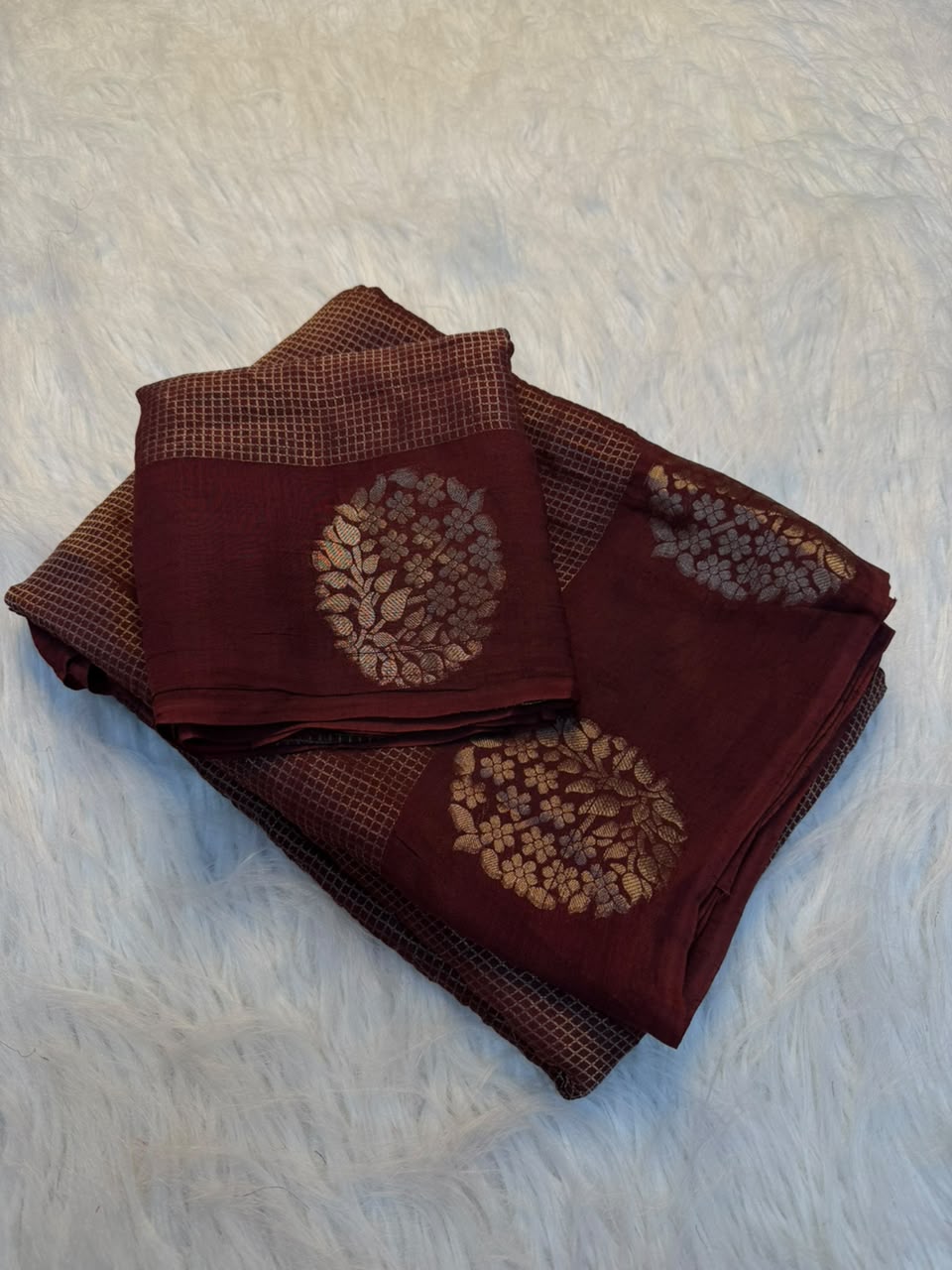 Elegant Party Wear Viscose Silk Jacquard Design n Satin Border Fancy Saree With Blouse Piece