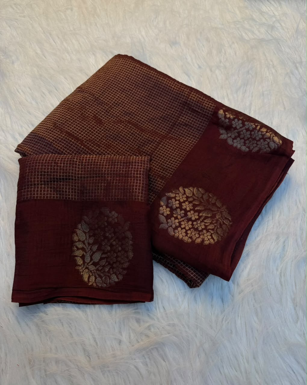 Elegant Party Wear Viscose Silk Jacquard Design n Satin Border Fancy Saree With Blouse Piece