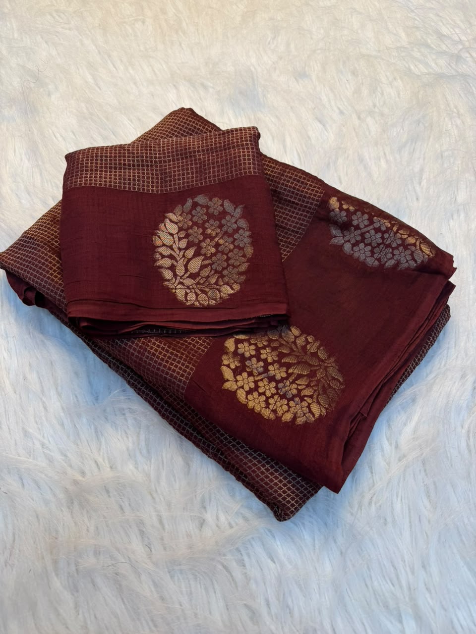 Elegant Party Wear Viscose Silk Jacquard Design n Satin Border Fancy Saree With Blouse Piece