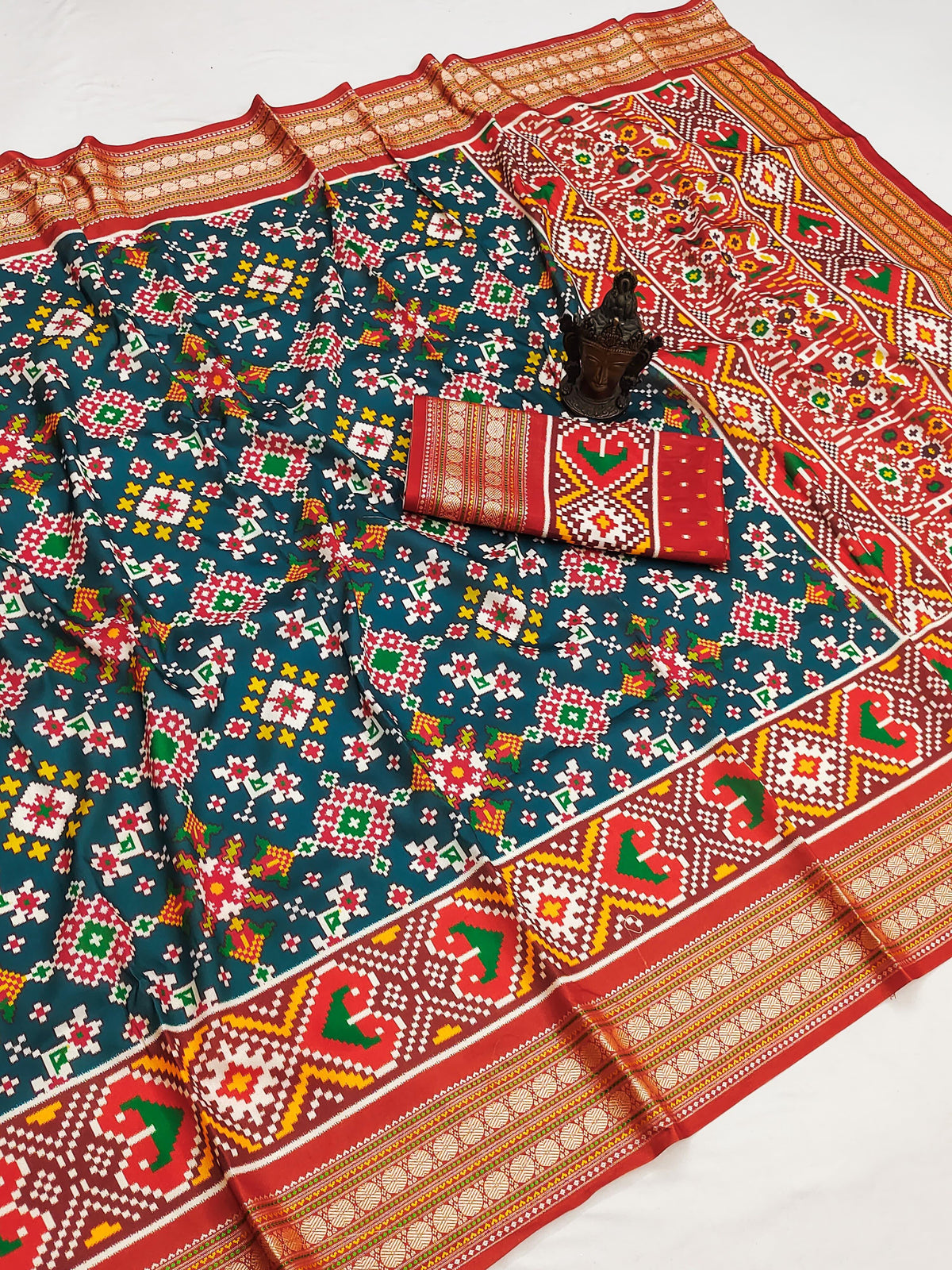 Contemporary Function Wear Soft Silk Print Design Jacquard Border Fancy Saree For Women