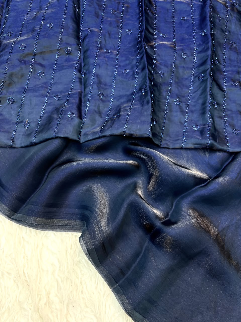 Glamorous Party Wear Silk Embroidery n Thread Work Fancy Saree With Blouse Piece