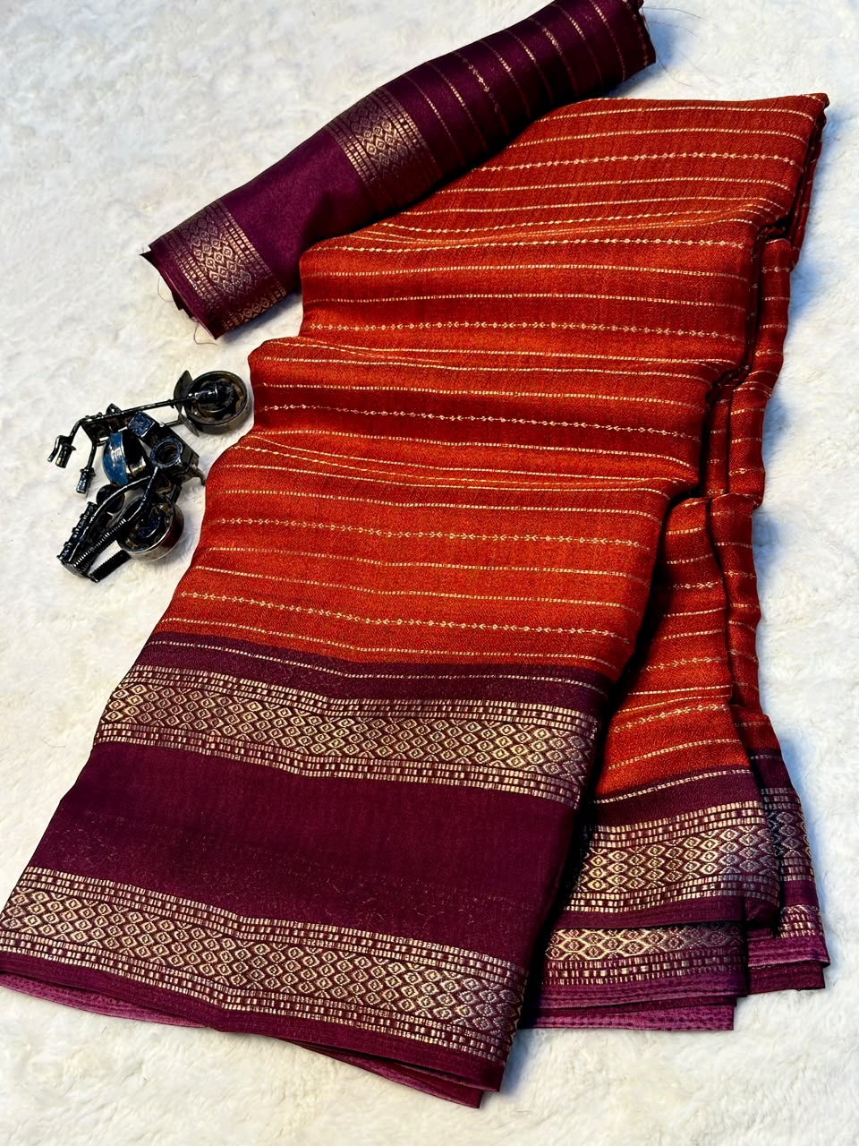 Divine Wedding Wear Soft Silk Jacquard Border Designer Saree With Contrast Blouse Piece