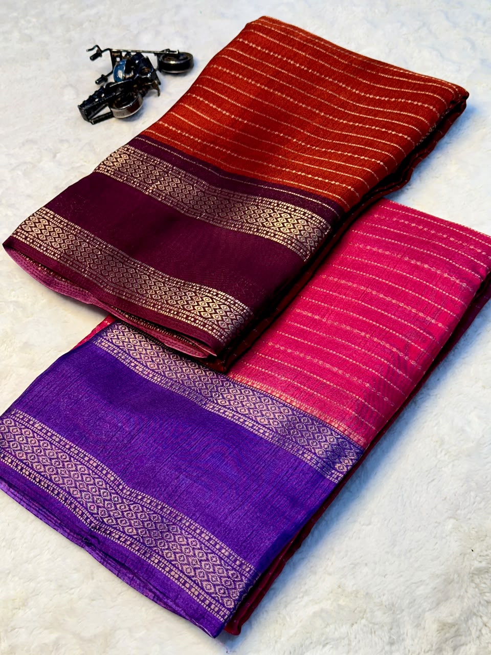 Divine Wedding Wear Soft Silk Jacquard Border Designer Saree With Contrast Blouse Piece