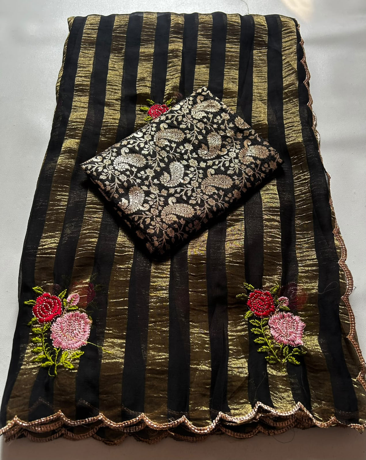 Evocative Function Wear Chiffon Silk Embroidery Thread n Arco Border Fancy Saree With Blouse Piece