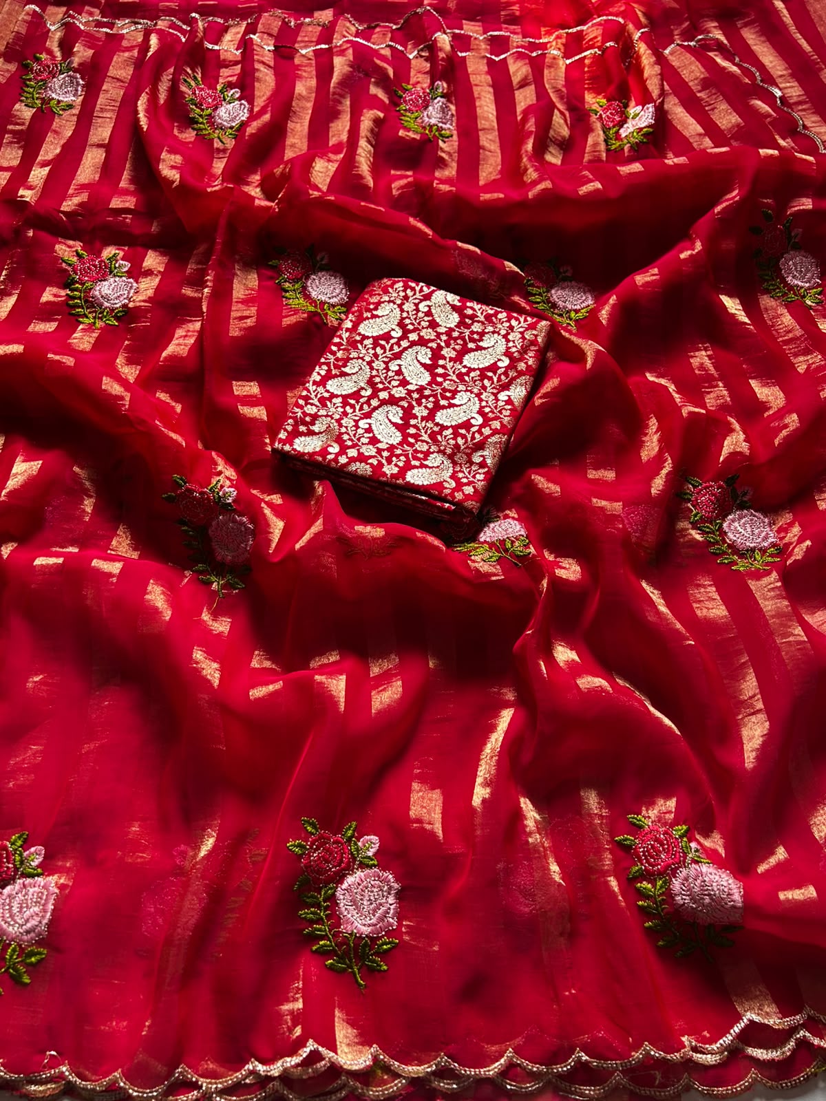 Evocative Function Wear Chiffon Silk Embroidery Thread n Arco Border Fancy Saree With Blouse Piece