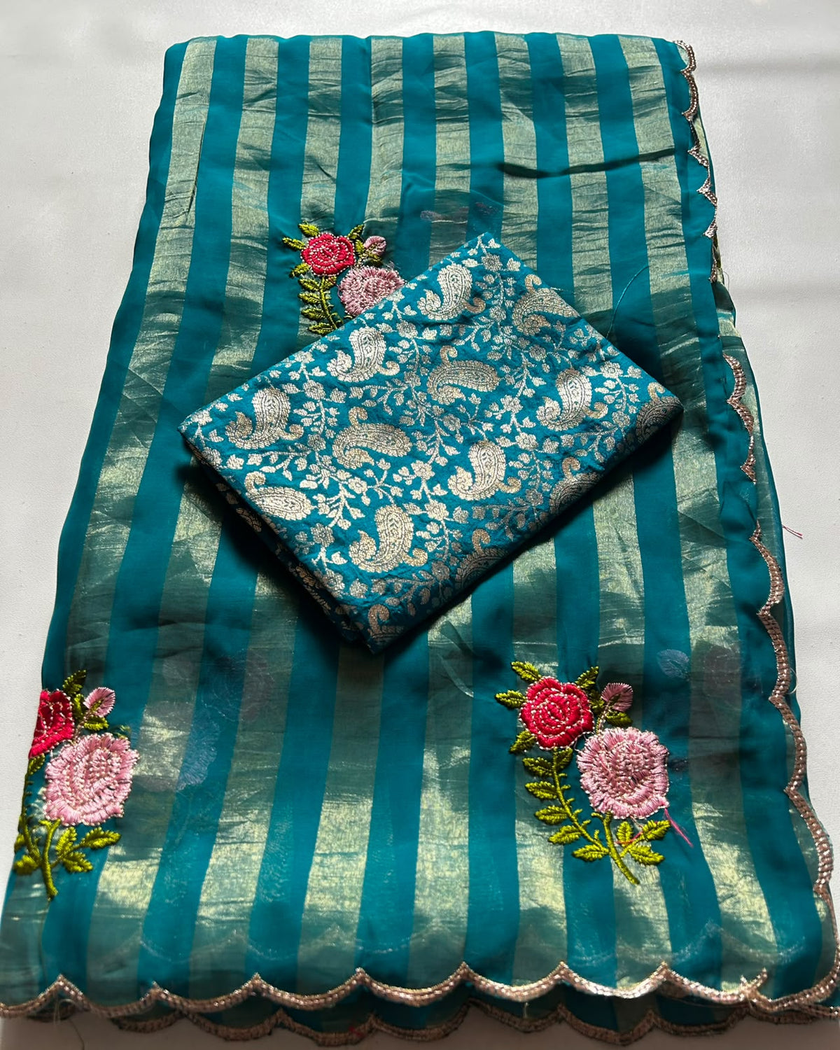 Evocative Function Wear Chiffon Silk Embroidery Thread n Arco Border Fancy Saree With Blouse Piece