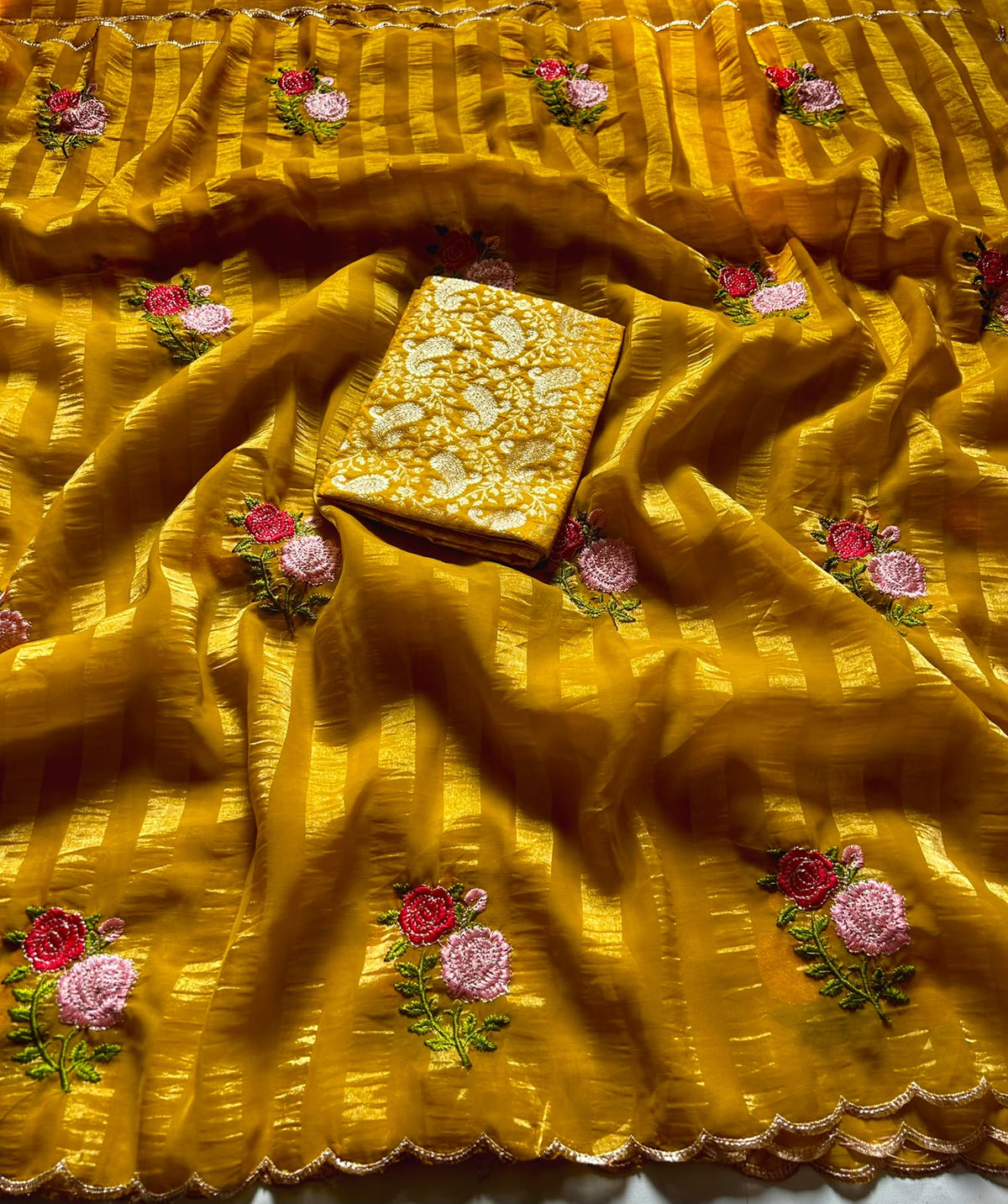 Evocative Function Wear Chiffon Silk Embroidery Thread n Arco Border Fancy Saree With Blouse Piece