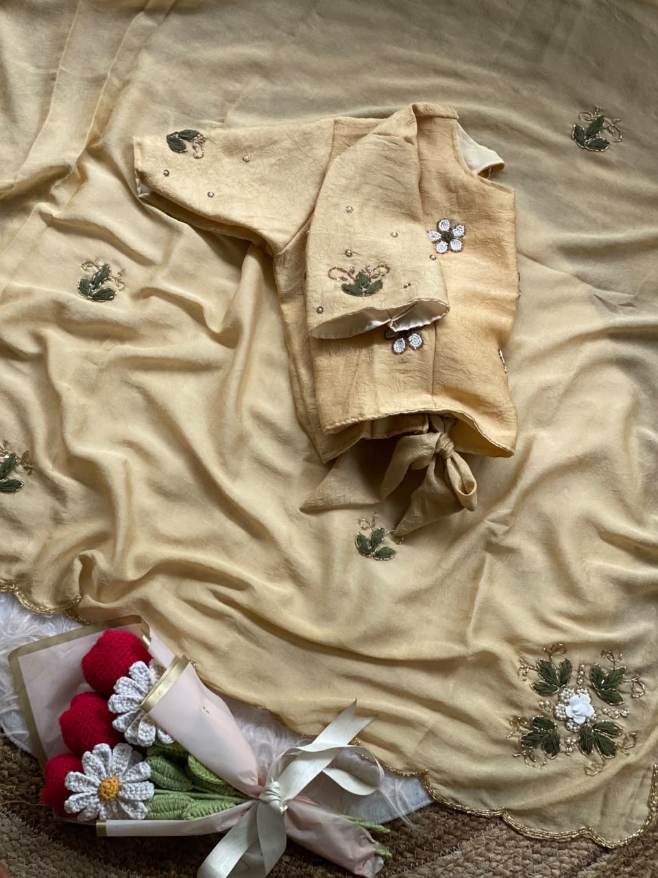 Prettiest Party Wear Chiffon Silk Thread n Handwork Fancy Saree With Unstitched Blouse Piece