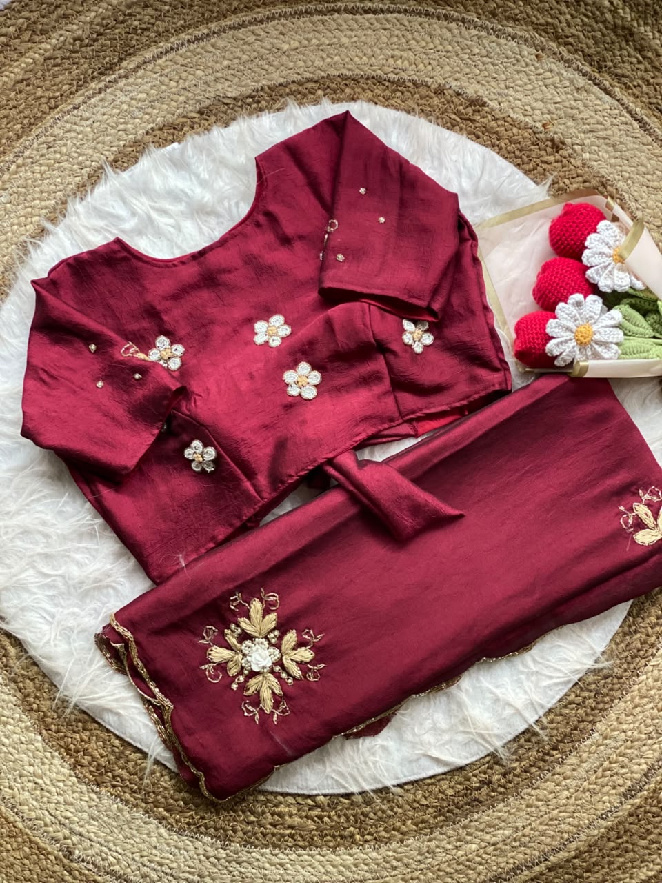 Prettiest Party Wear Chiffon Silk Thread n Handwork Fancy Saree With Unstitched Blouse Piece