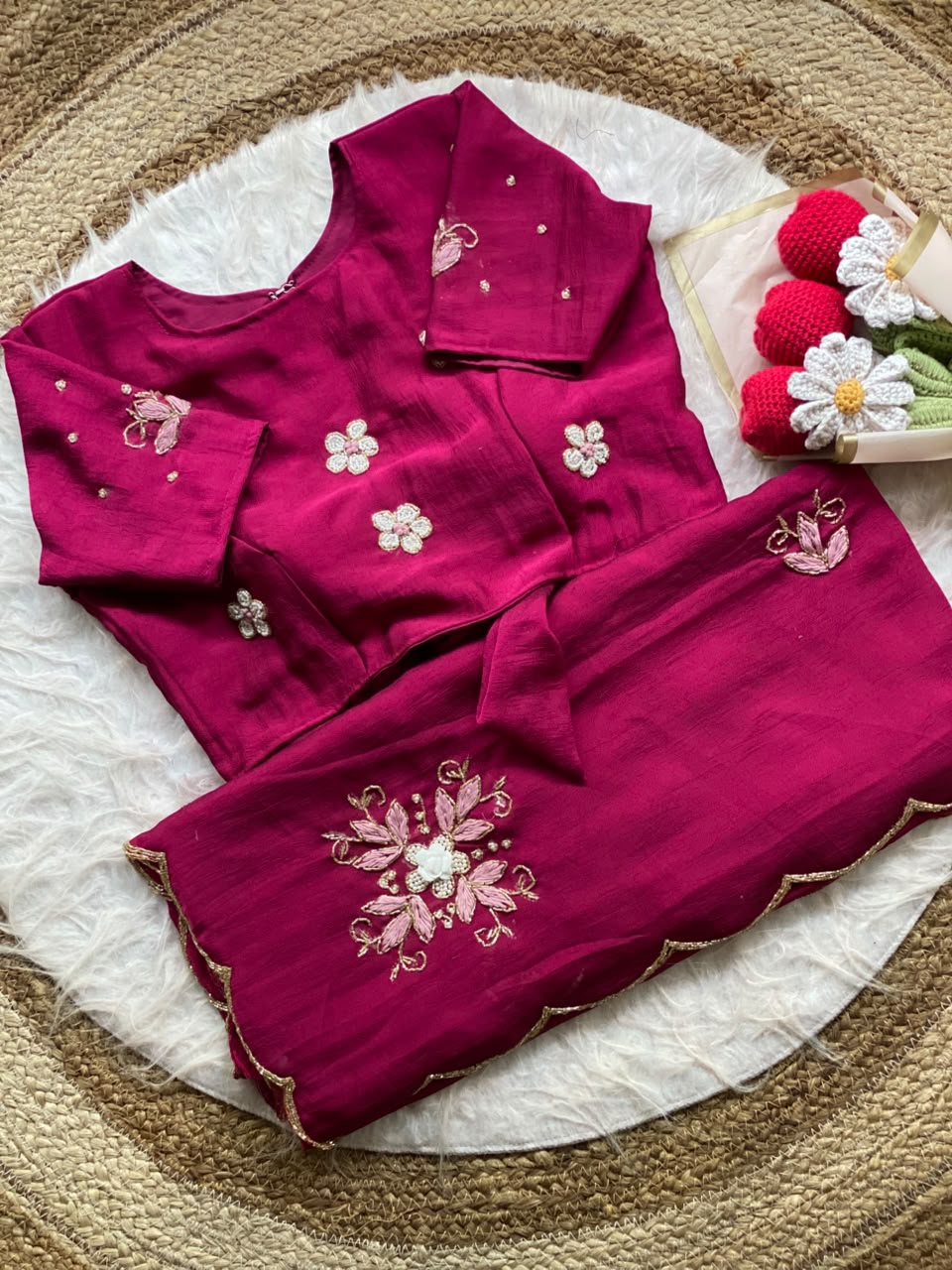 Prettiest Party Wear Chiffon Silk Thread n Handwork Fancy Saree With Unstitched Blouse Piece