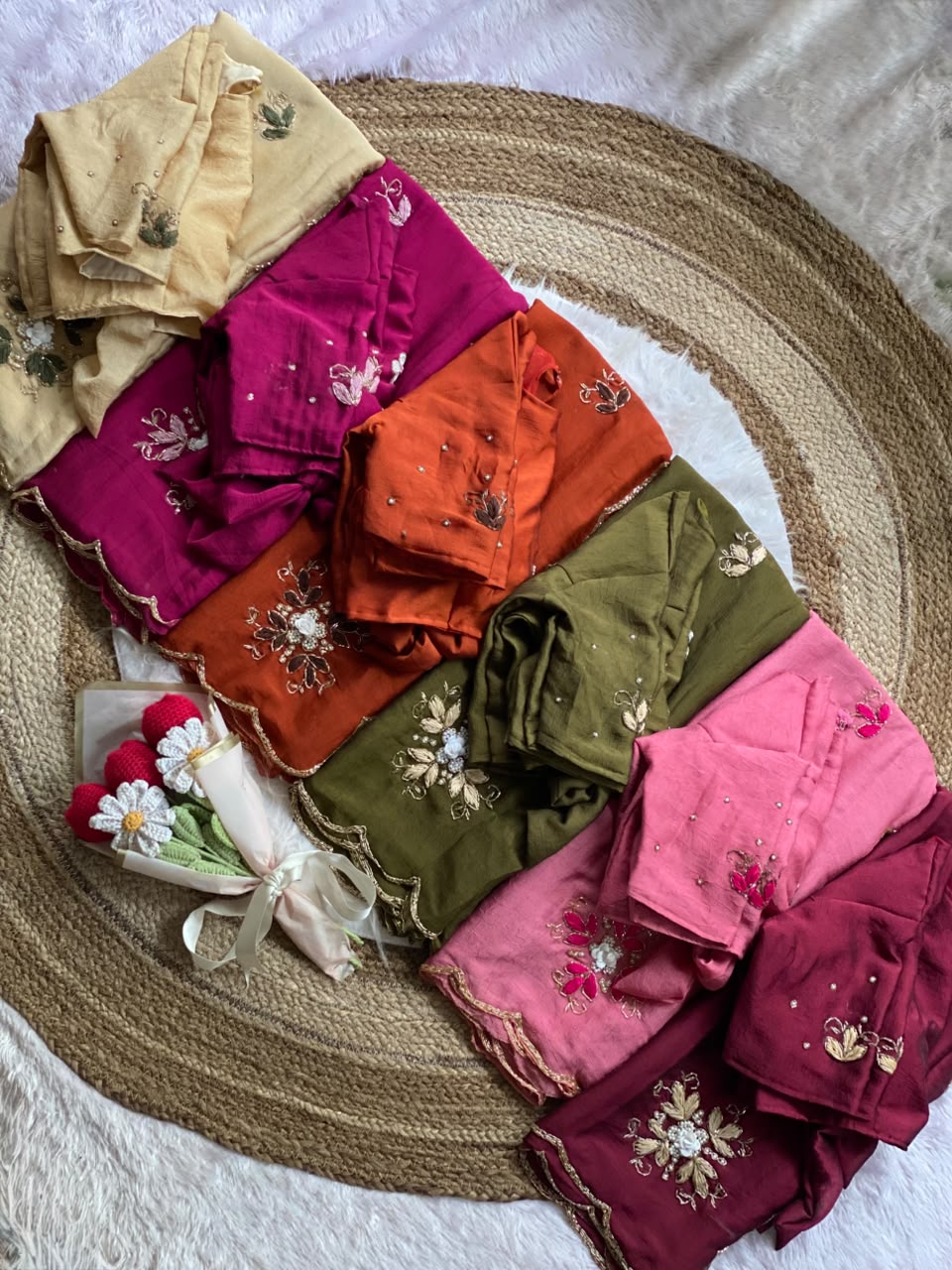 Prettiest Party Wear Chiffon Silk Thread n Handwork Fancy Saree With Unstitched Blouse Piece