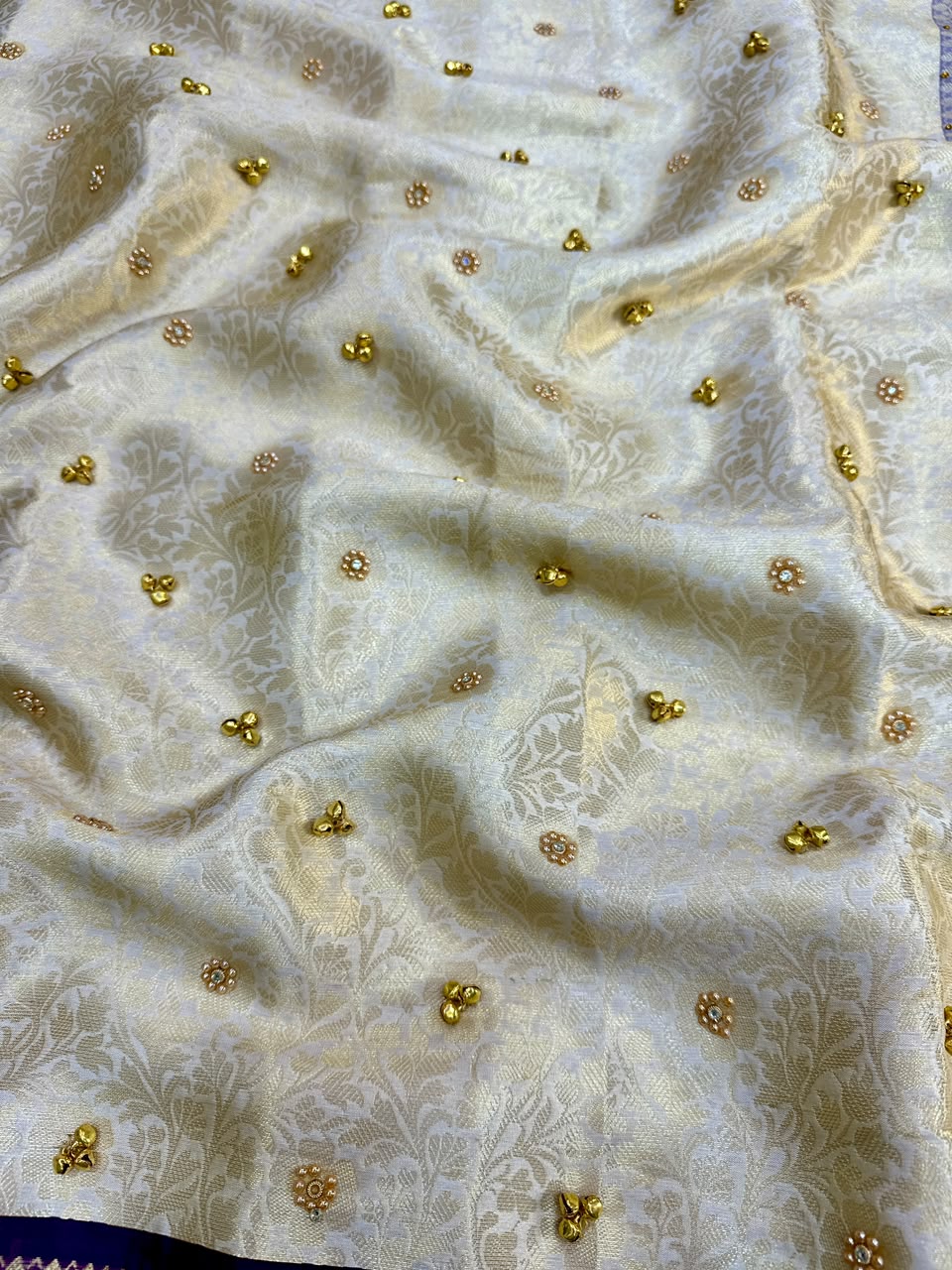 Attractive Wedding Wear Banarasi Tissue Silk Zari Weaving Border Ghungroo Work Saree With Blouse Piece