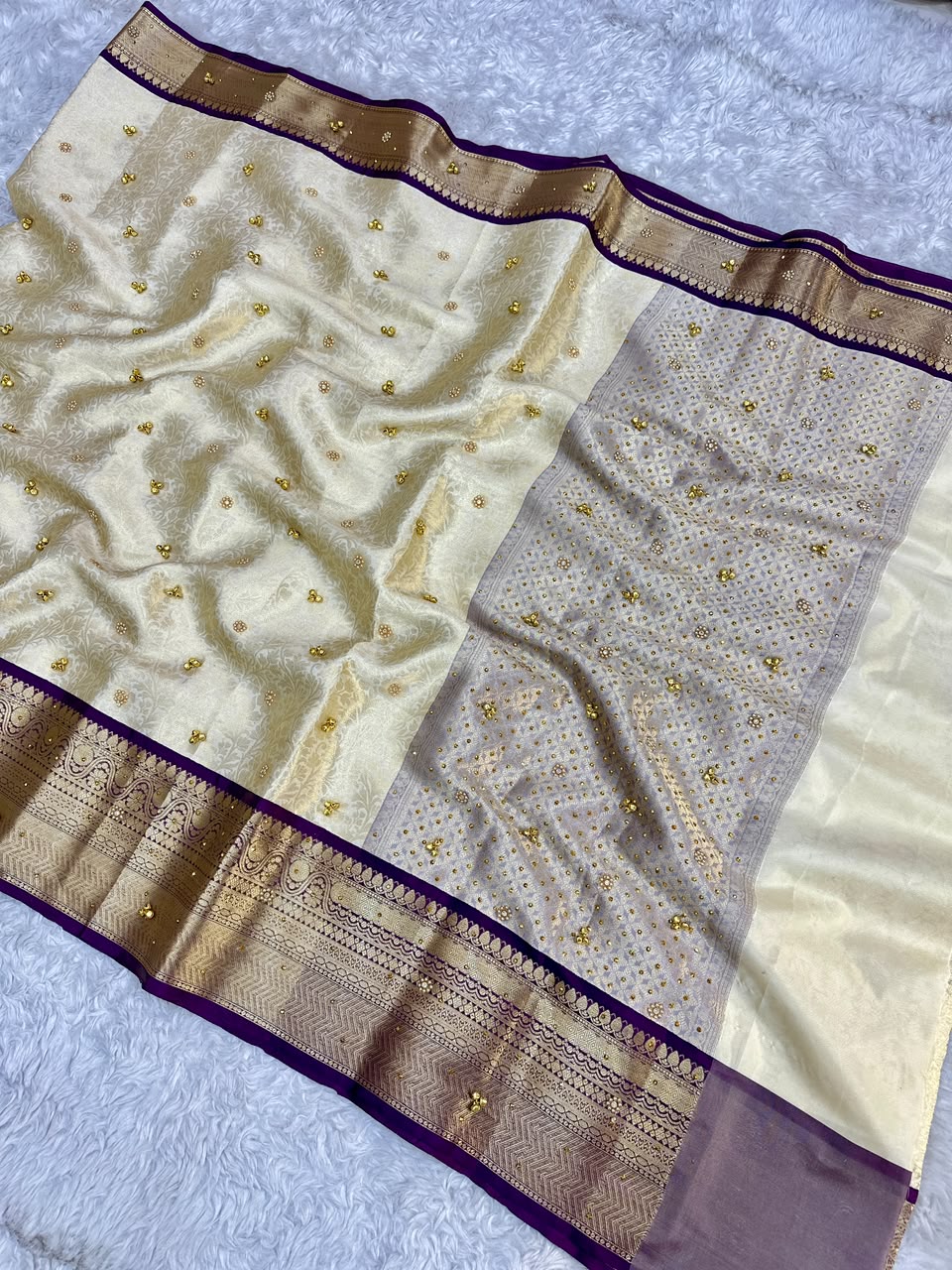 Attractive Wedding Wear Banarasi Tissue Silk Zari Weaving Border Ghungroo Work Saree With Blouse Piece