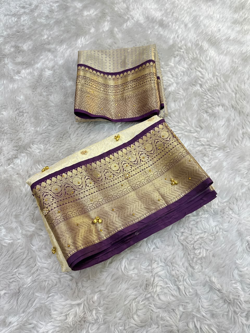 Attractive Wedding Wear Banarasi Tissue Silk Zari Weaving Border Ghungroo Work Saree With Blouse Piece