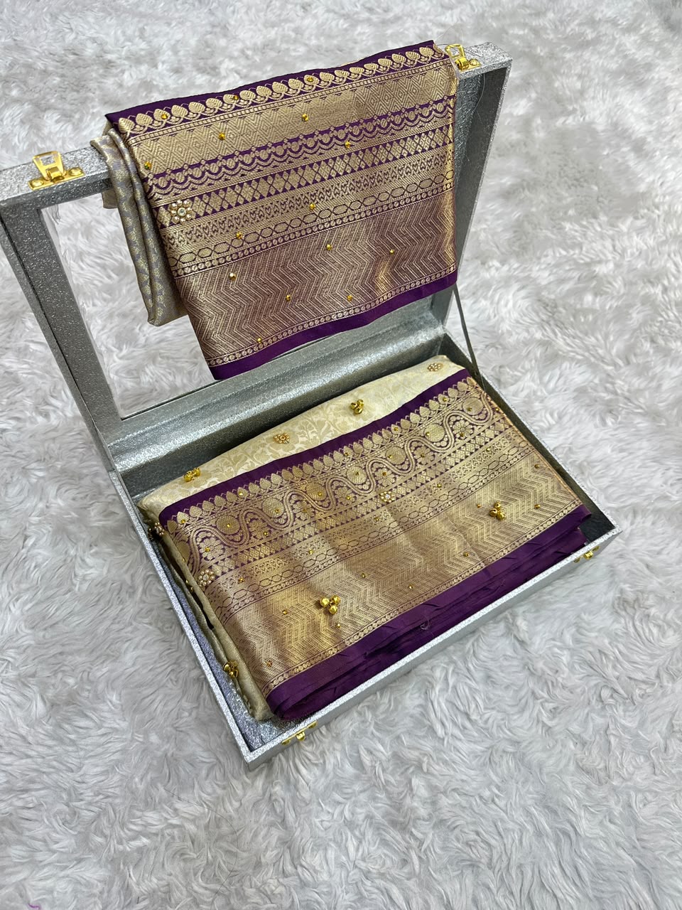 Attractive Wedding Wear Banarasi Tissue Silk Zari Weaving Border Ghungroo Work Saree With Blouse Piece