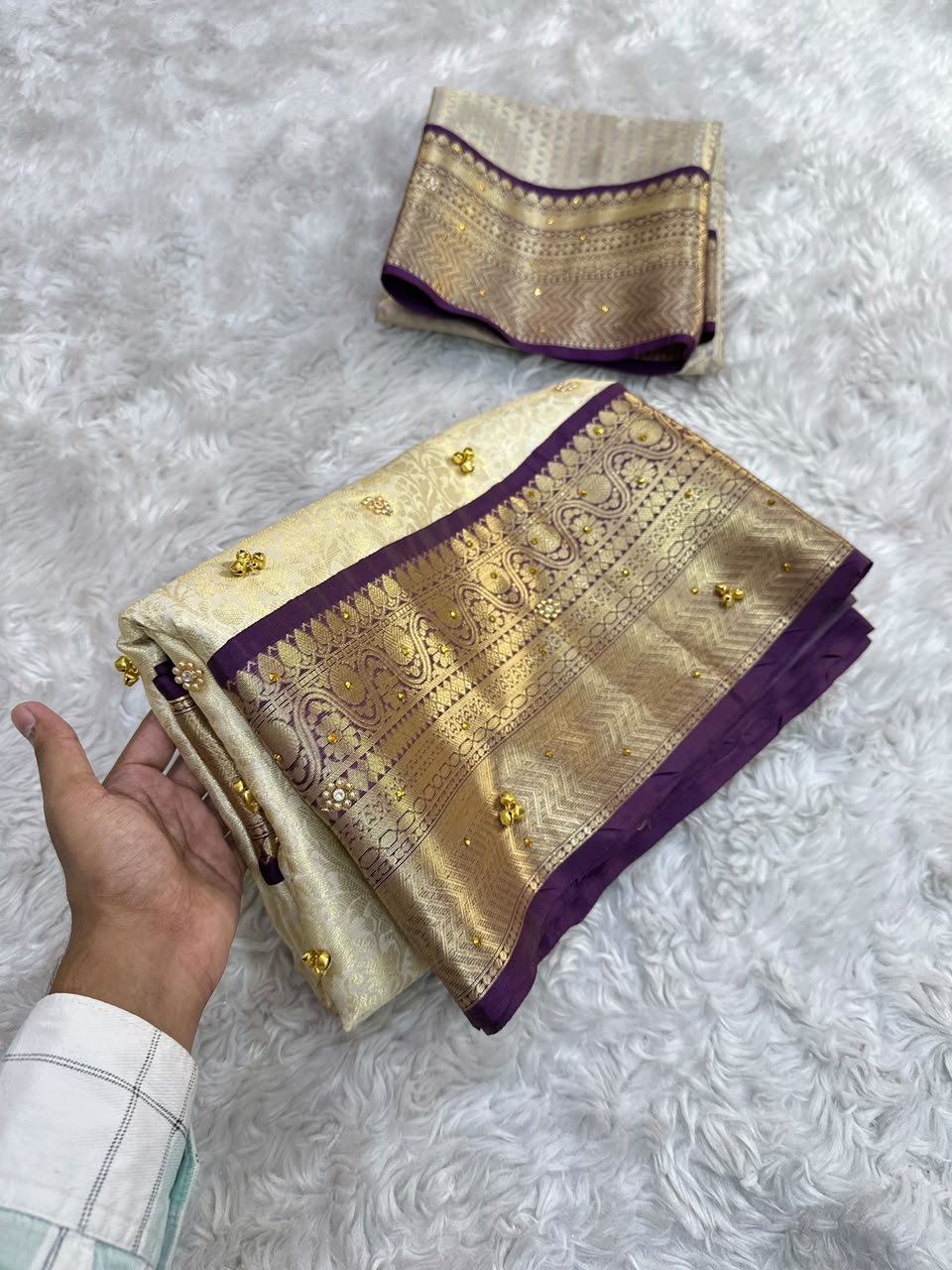 Attractive Wedding Wear Banarasi Tissue Silk Zari Weaving Border Ghungroo Work Saree With Blouse Piece