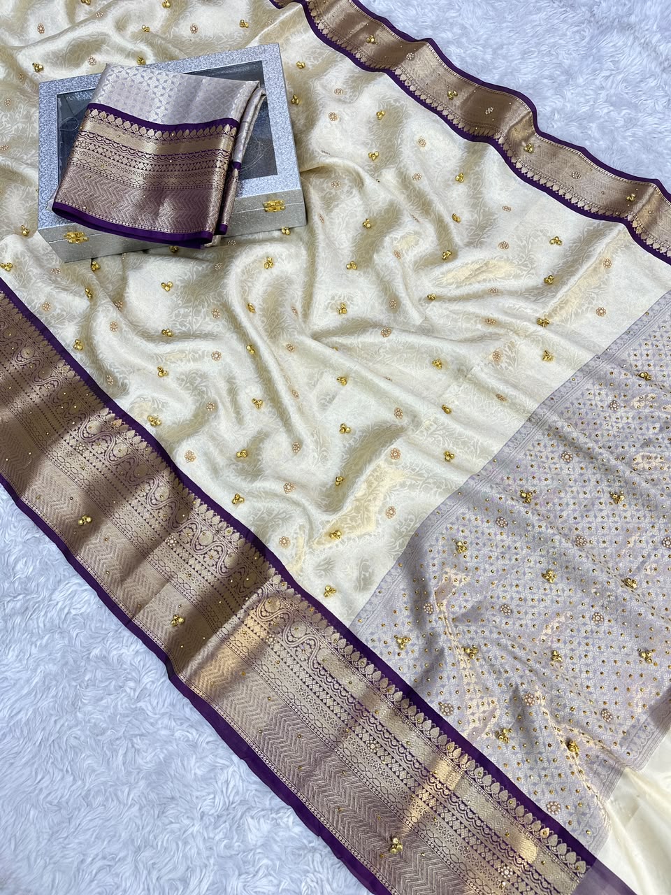 Attractive Wedding Wear Banarasi Tissue Silk Zari Weaving Border Ghungroo Work Saree With Blouse Piece