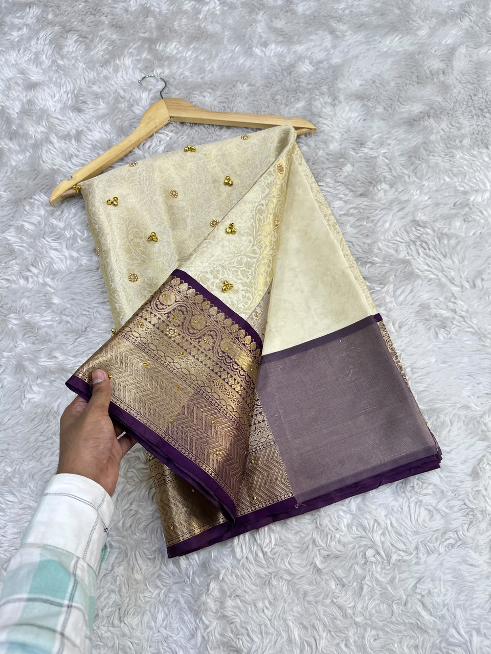 Attractive Wedding Wear Banarasi Tissue Silk Zari Weaving Border Ghungroo Work Saree With Blouse Piece