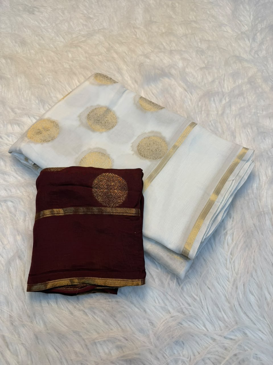 Glamorous Wedding Wear Viscose Dola Silk Jacquard Weaving Border Rich Pallu Designer Saree With Contrast Blouse Piece