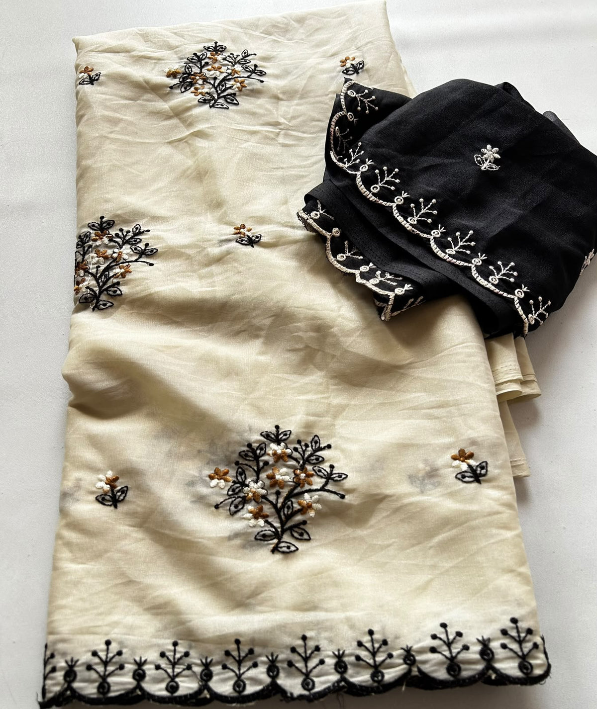 Blossom Festive Wear Georgette Embroidery n Thread Work Designer Saree With Contrast Blouse Piece