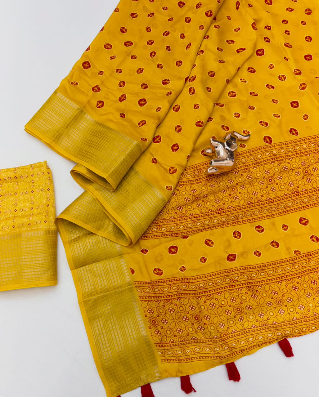 Incredible Function Wear Soft Silk Jacquard Weaving Border Designer Saree With Blouse Piece