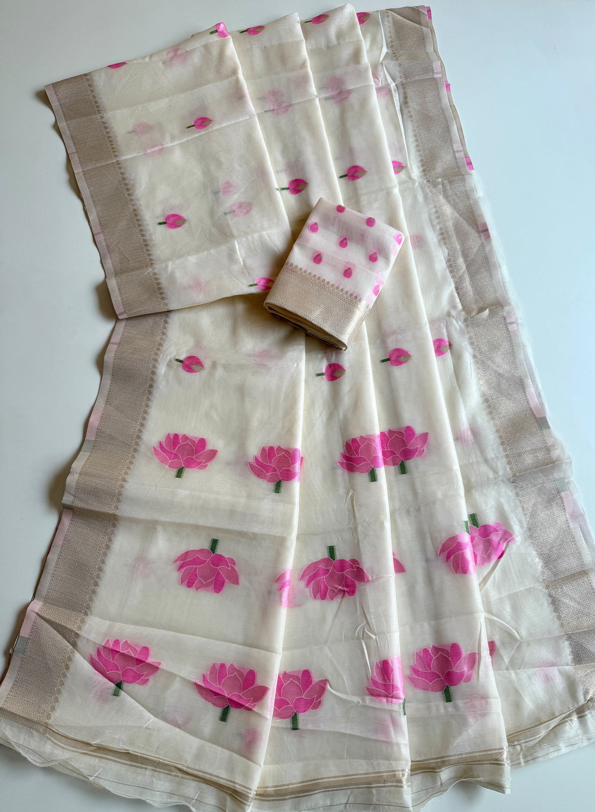 Elegant Festive Wear Soft Cotton Silk Jacquard Weaving Border Fancy Designer Saree For Women