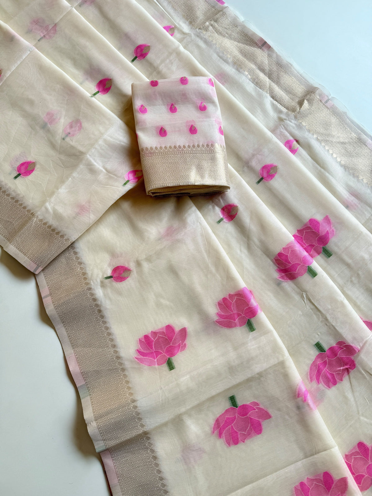 Elegant Festive Wear Soft Cotton Silk Jacquard Weaving Border Fancy Designer Saree For Women