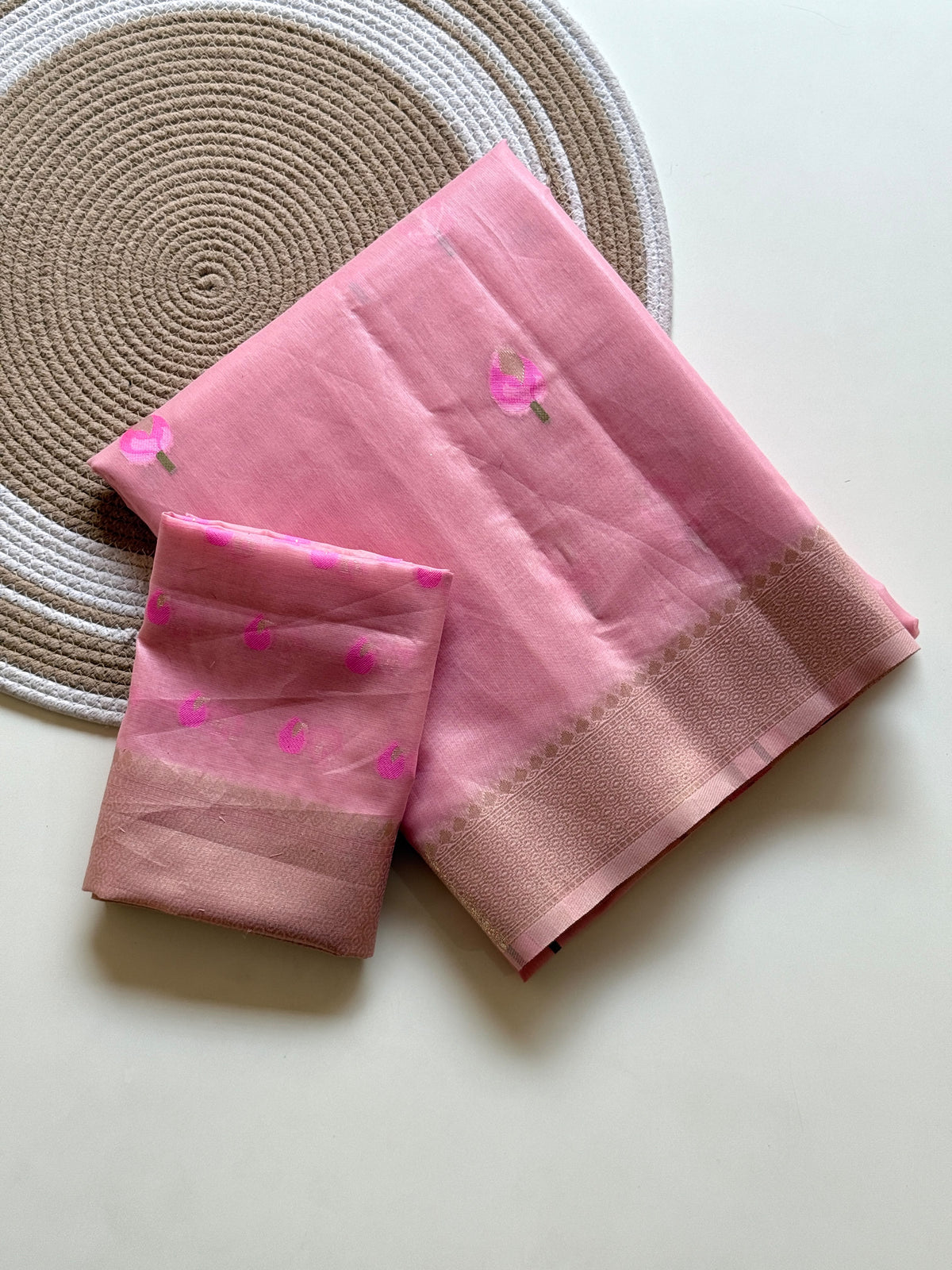 Elegant Festive Wear Soft Cotton Silk Jacquard Weaving Border Fancy Designer Saree For Women