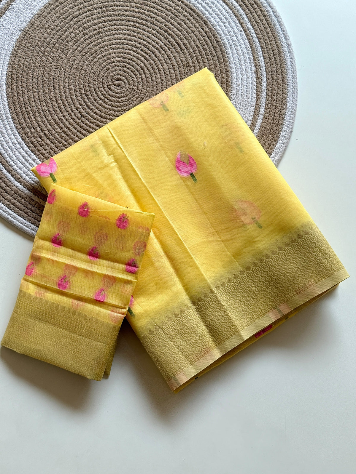 Elegant Festive Wear Soft Cotton Silk Jacquard Weaving Border Fancy Designer Saree For Women