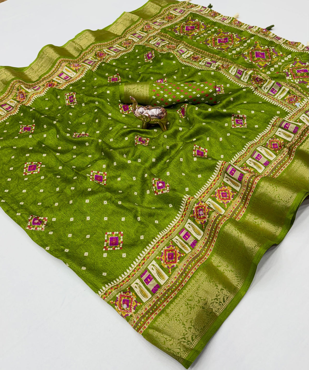 Charismatic Wedding Wear Tussar Silk Zari Weaving Border n Tussels Work Designer Saree With Blouse Piece