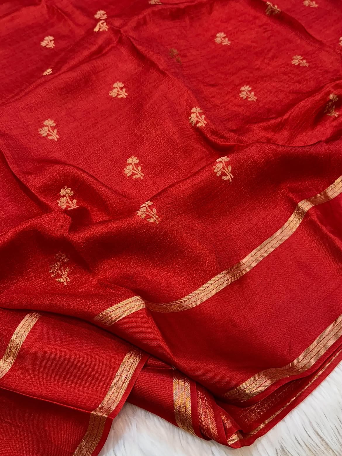Mellifluous Function Wear Soft Viscose Silk Jacquard Design n Satin Border Fancy Saree With Matching Blouse Piece