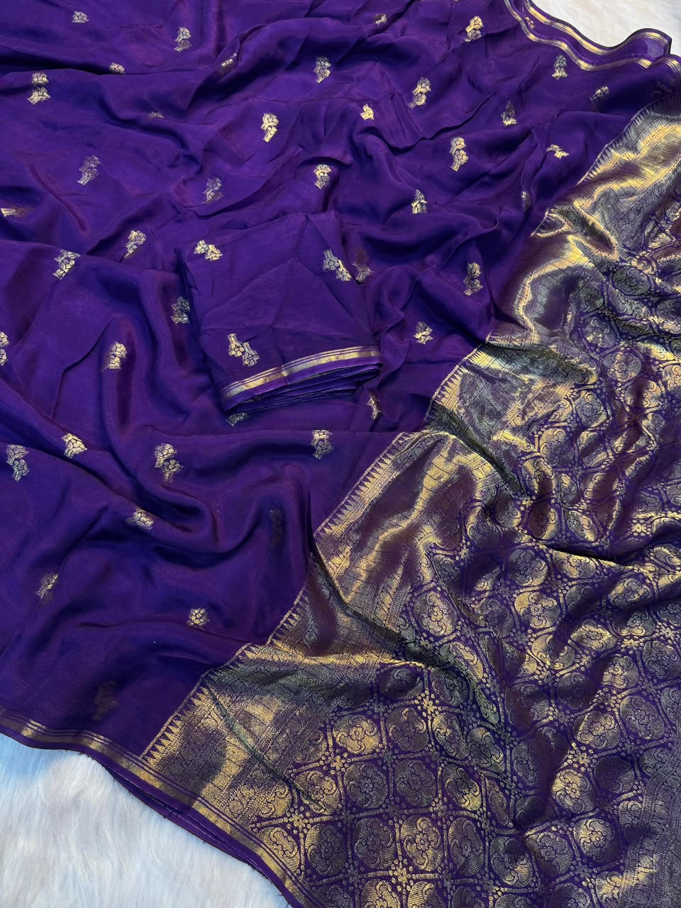 Dazzling Party Wear Viscose Silk Zari Weaving Border Rich Pallu Designer Saree With Blouse Piece