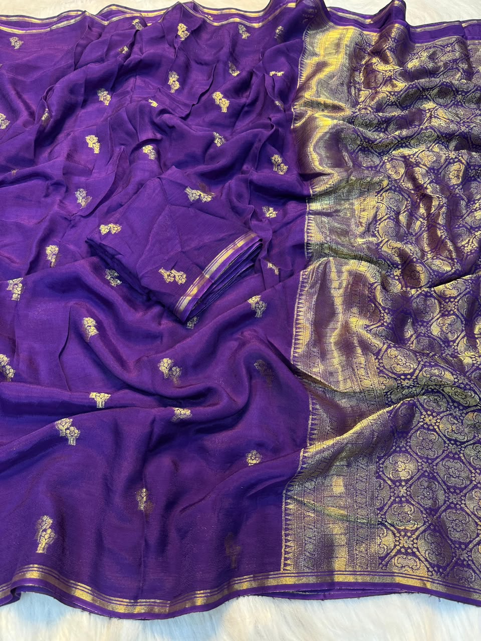 Dazzling Party Wear Viscose Silk Zari Weaving Border Rich Pallu Designer Saree With Blouse Piece
