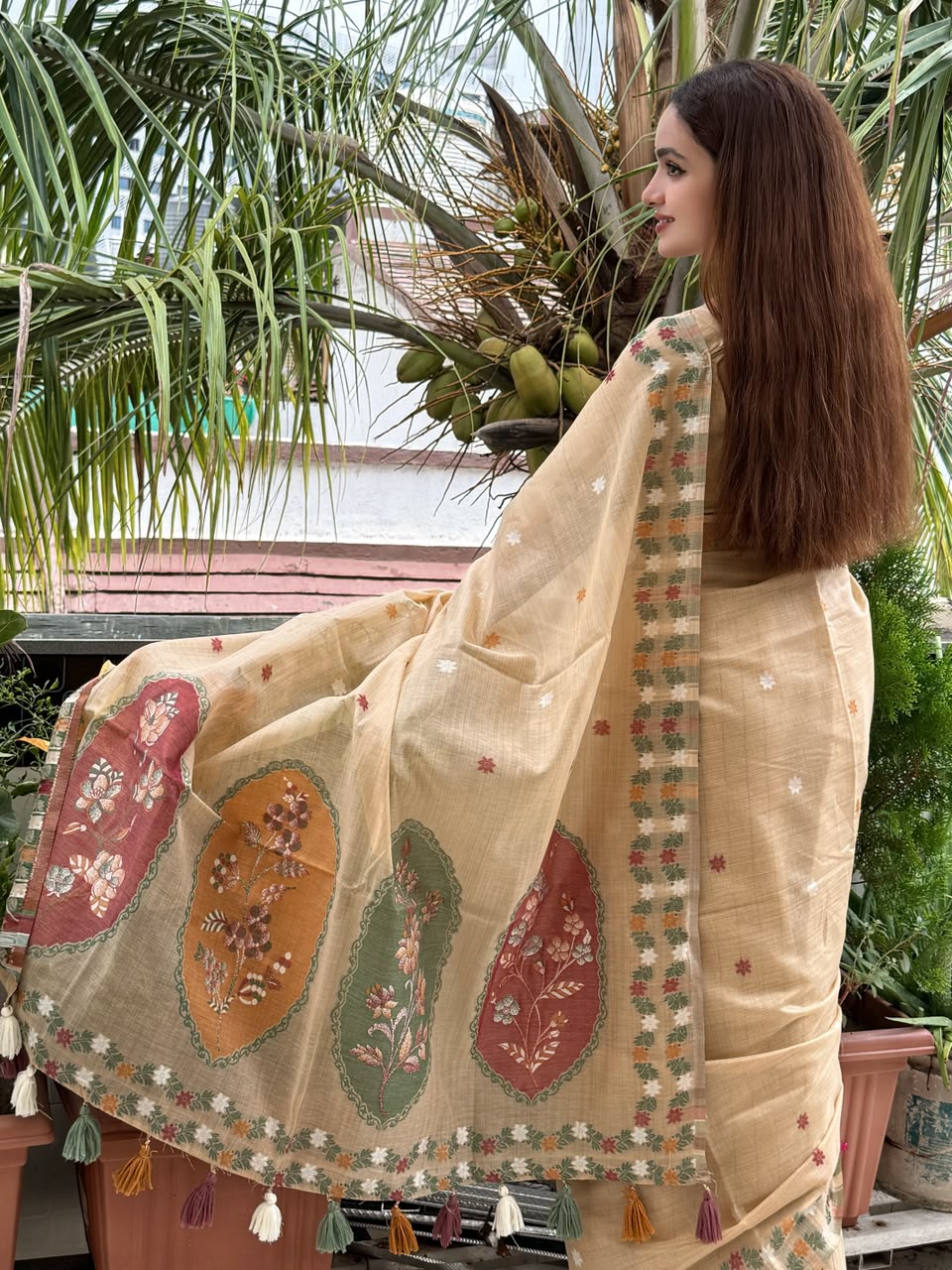 Magnetic Function Wear Linen Cotton Print Design Jacquard Border n Tussles Work Designer Saree With Unstitched Blouse Piece